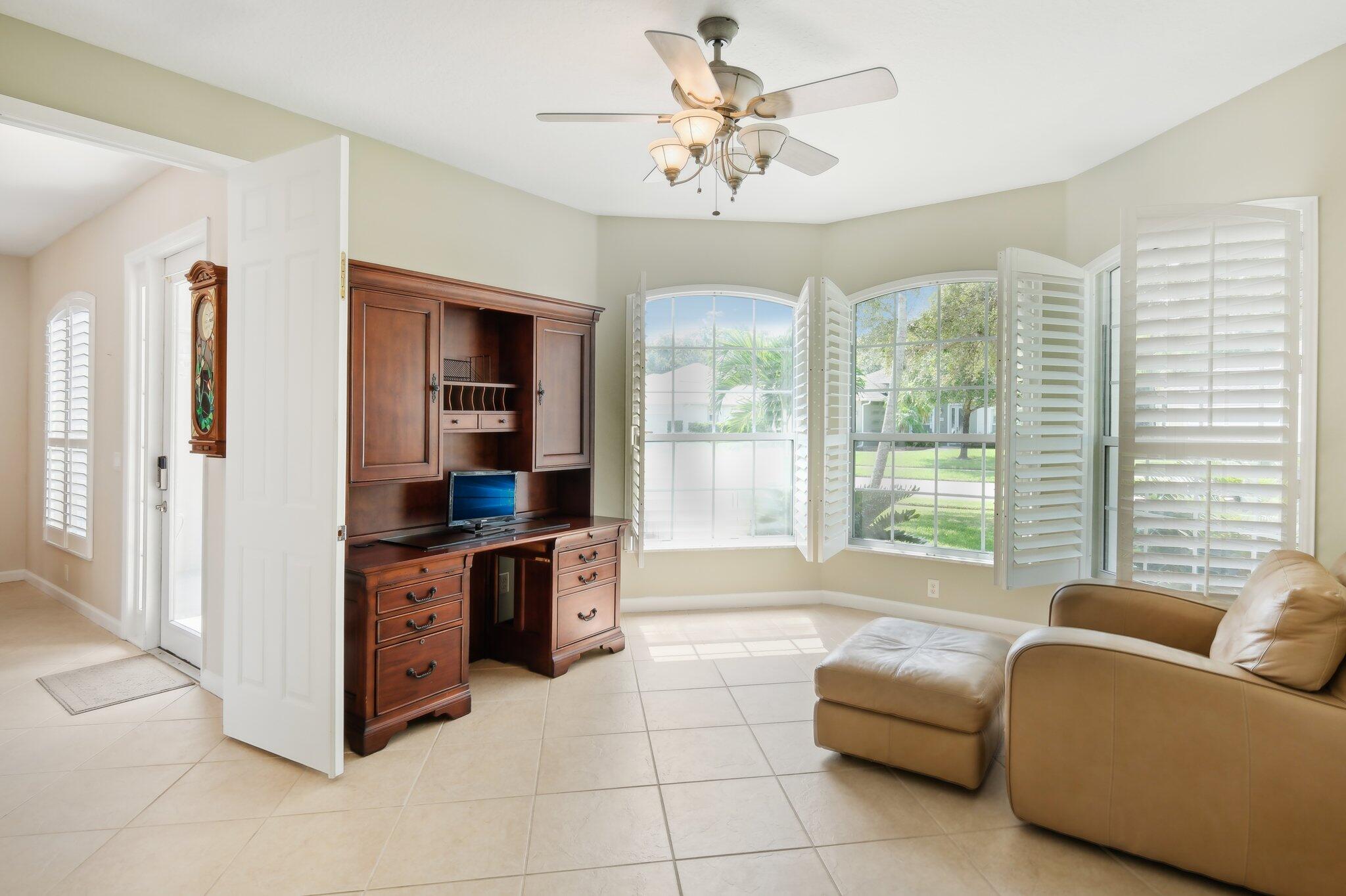 5450 E 1st Square SW