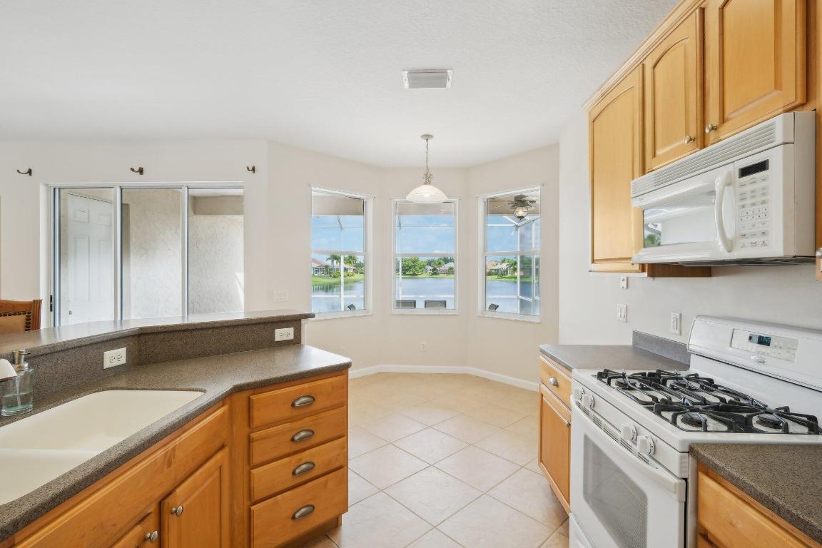 5450 E 1st Square SW