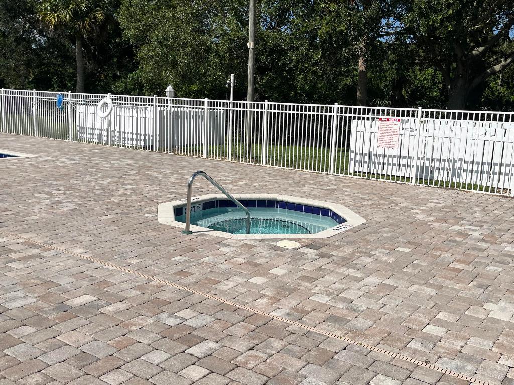 5450 E 1st Square SW