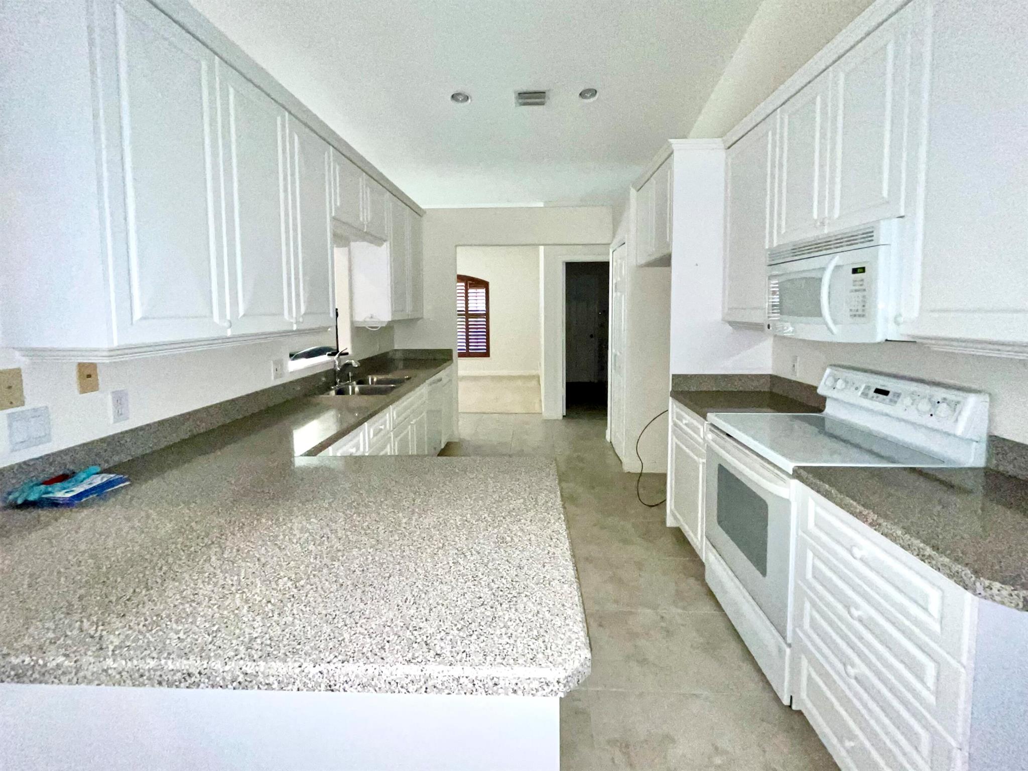 850 41st Court