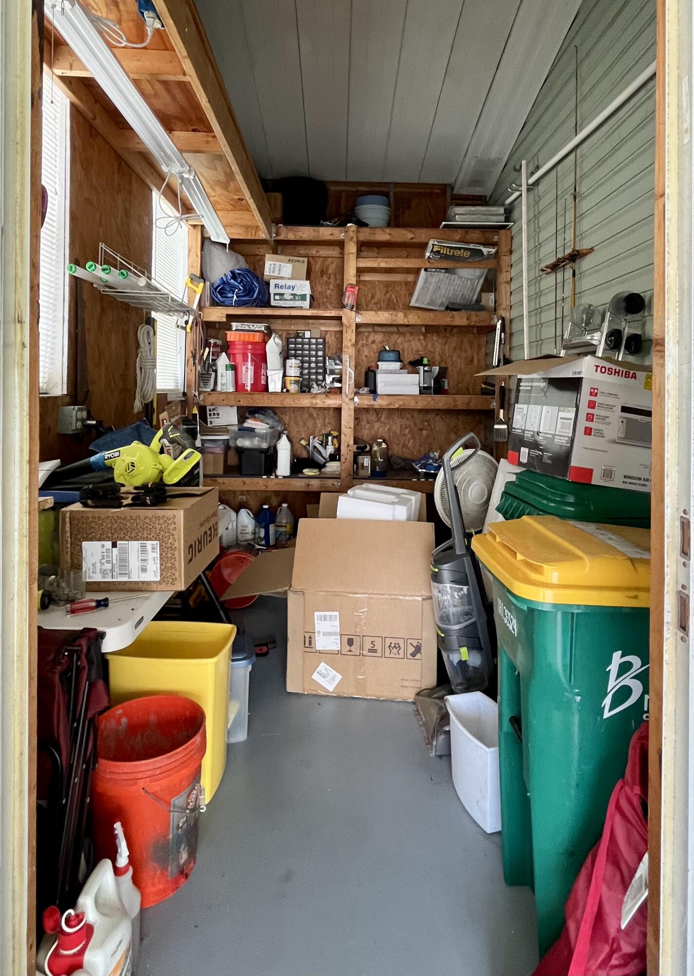 7556 Niantic Avenue W5