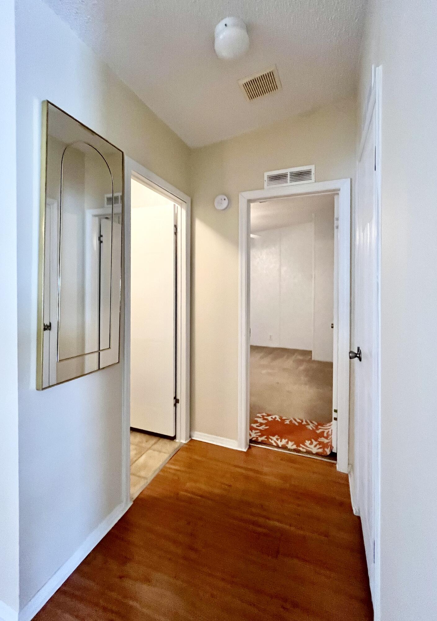 7556 Niantic Avenue W5