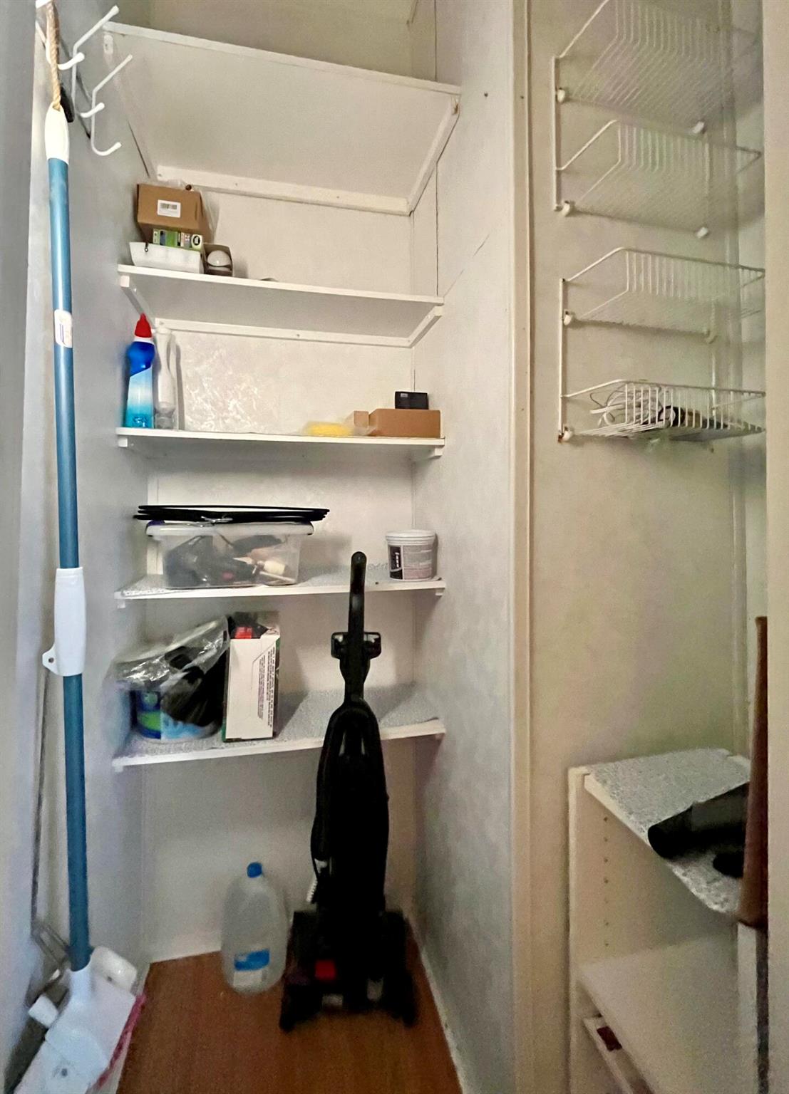 7556 Niantic Avenue W5