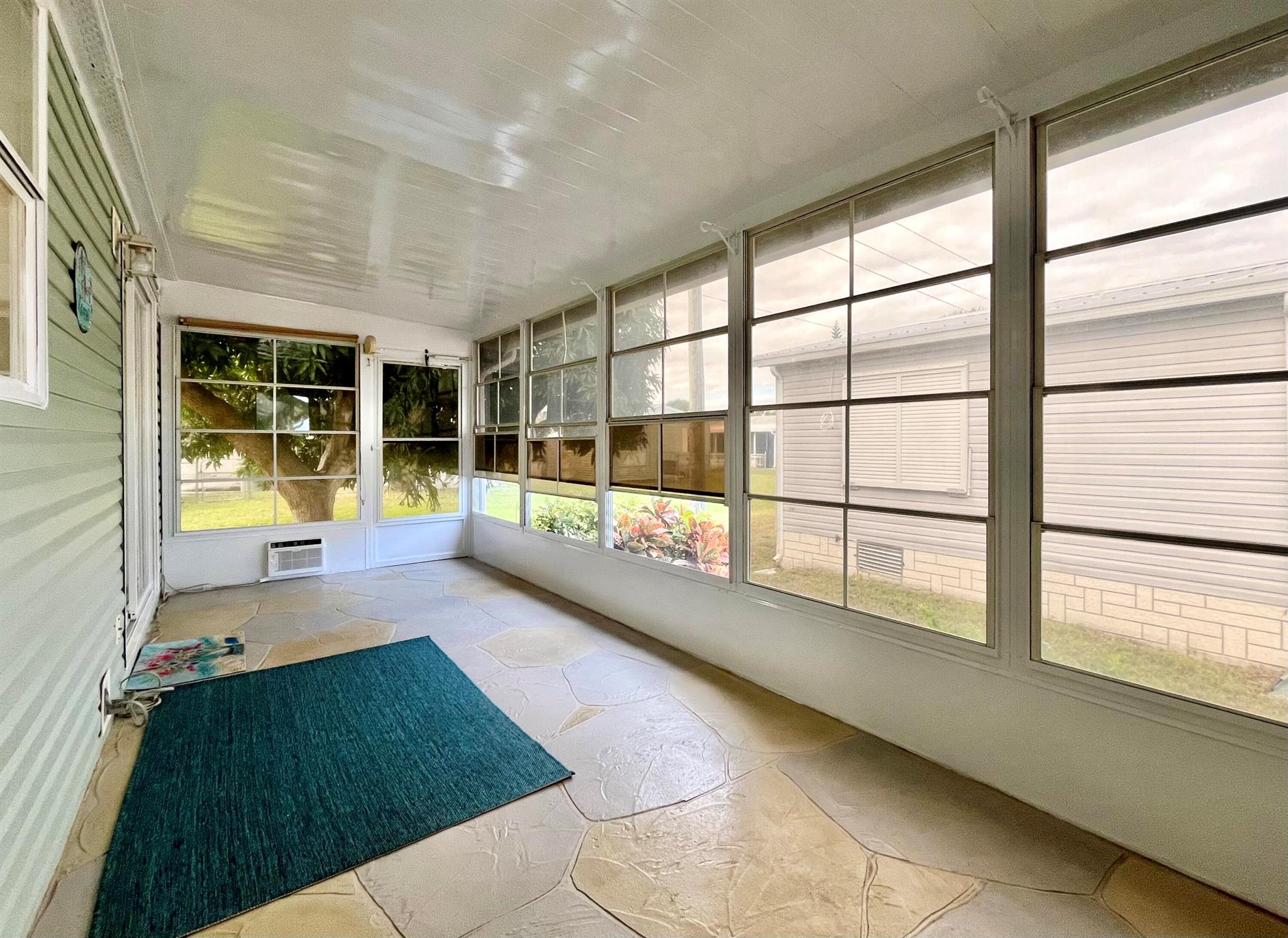 7556 Niantic Avenue W5