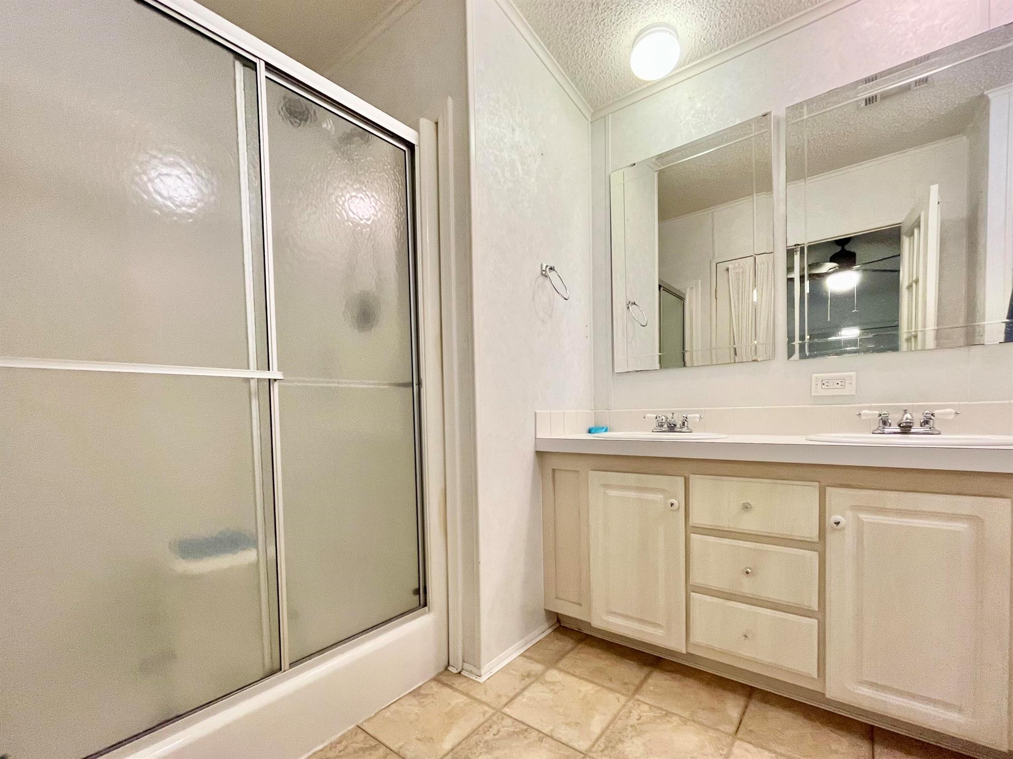 7556 Niantic Avenue W5