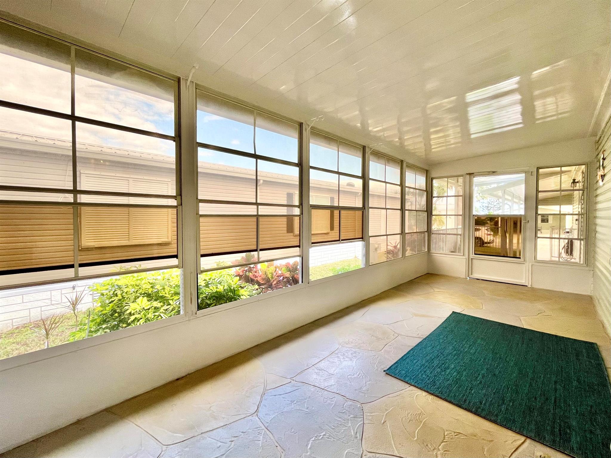 7556 Niantic Avenue W5