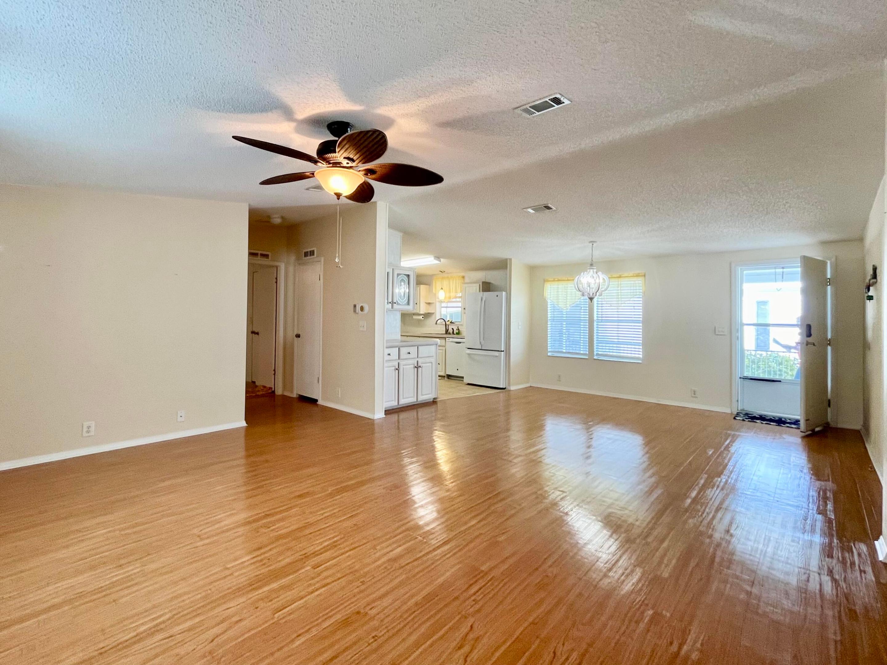 7556 Niantic Avenue W5