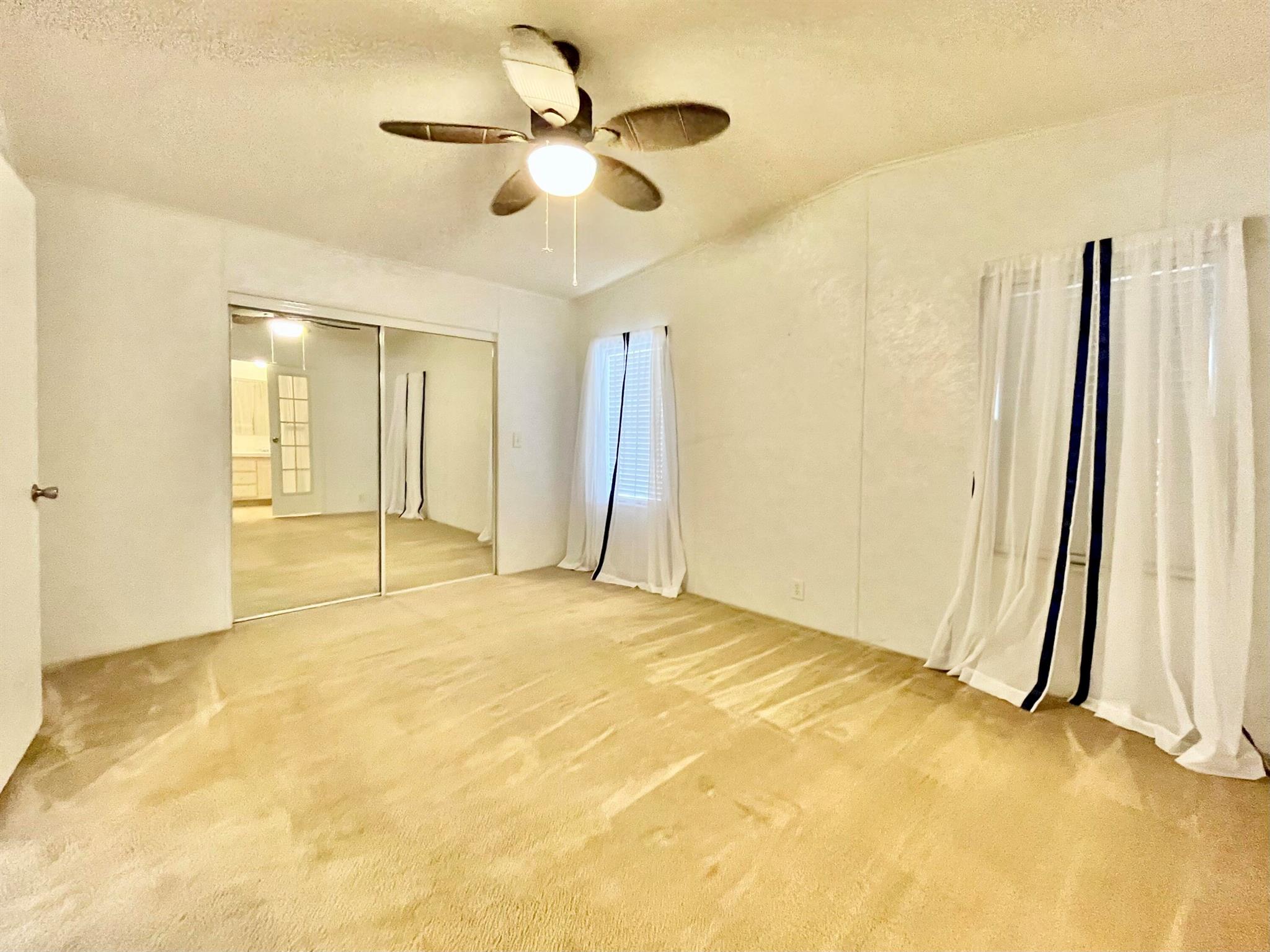 7556 Niantic Avenue W5