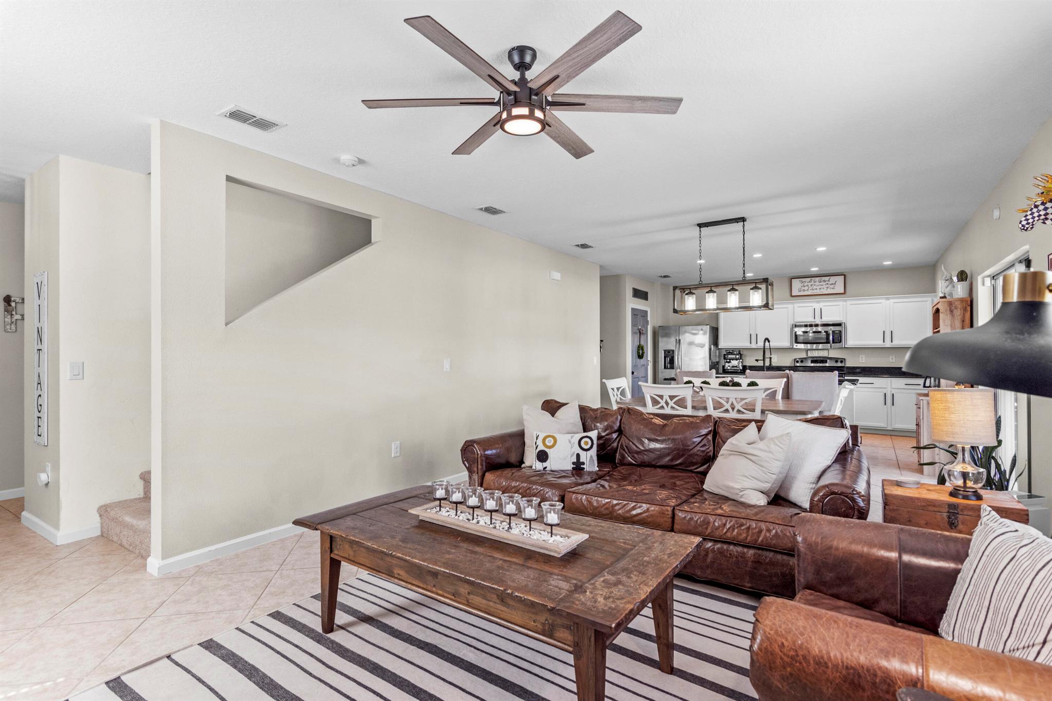 1547 Lexington Square SW