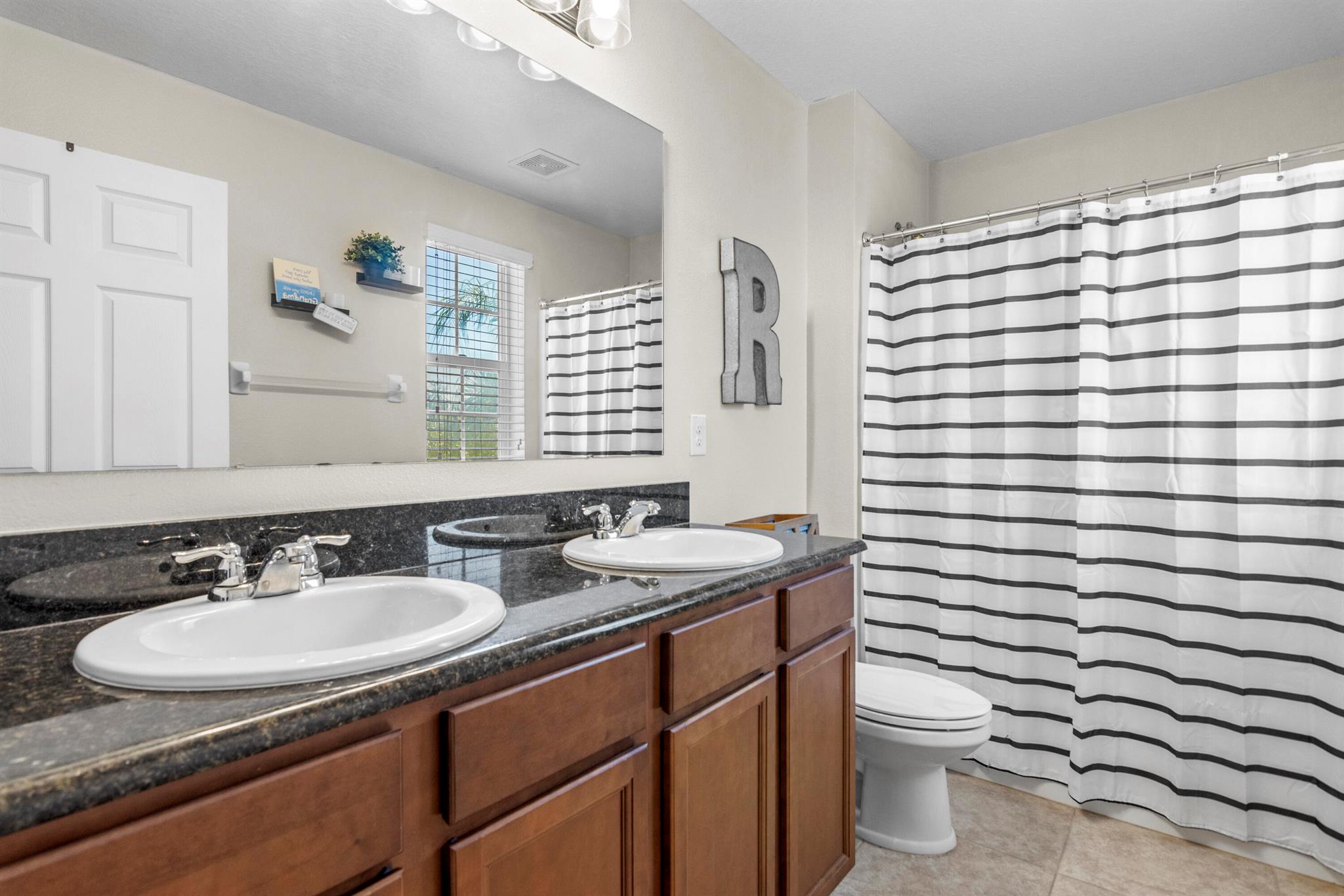 1547 Lexington Square SW