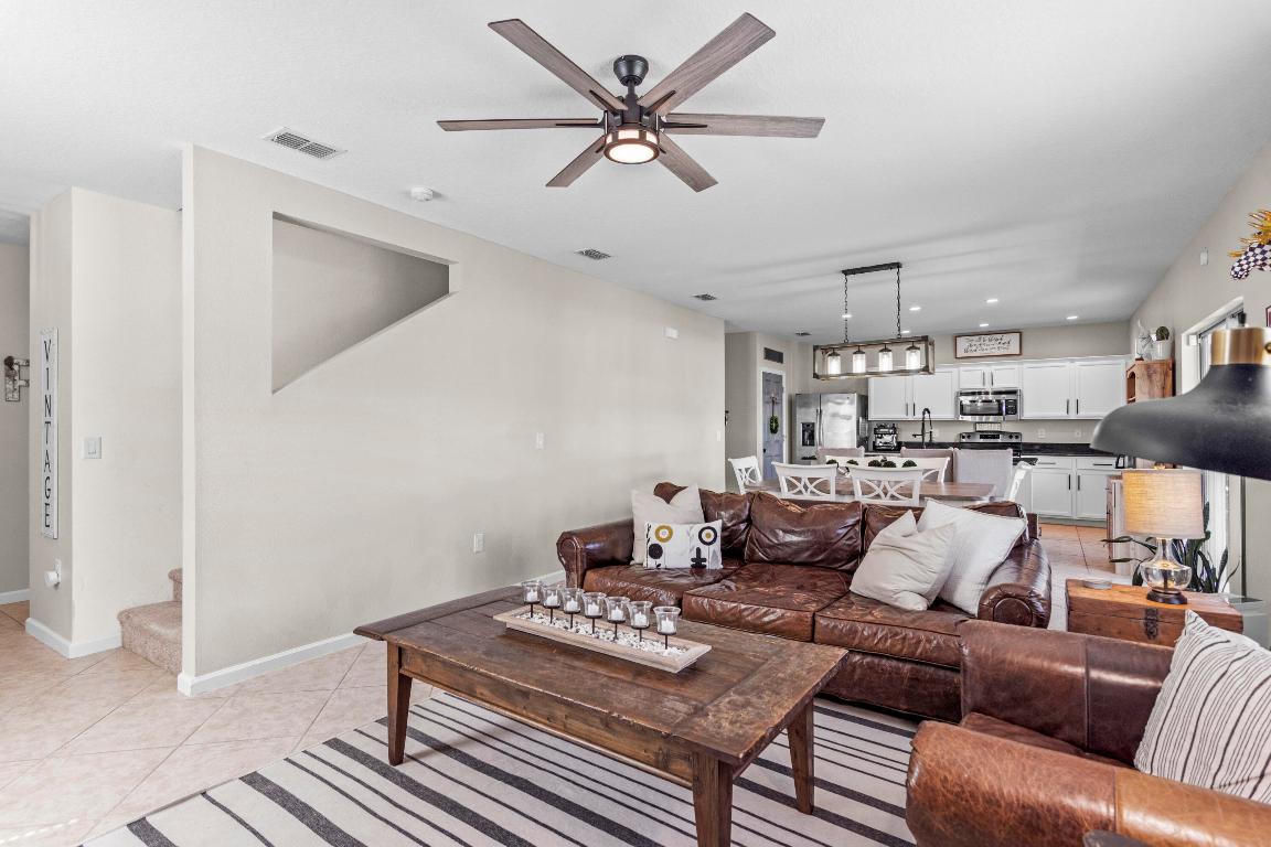 1547 Lexington Square SW