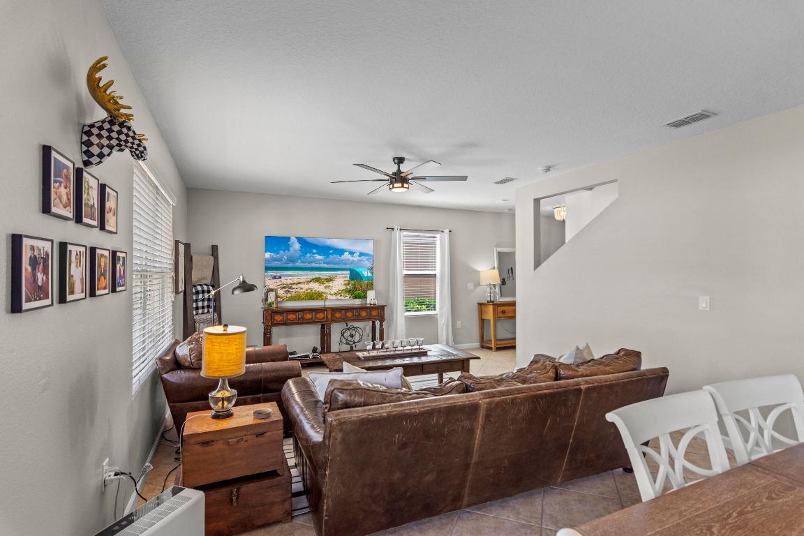 1547 Lexington Square SW