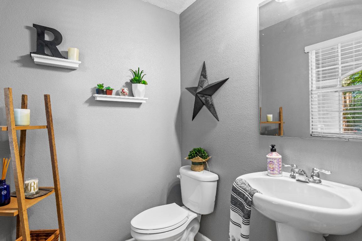 1547 Lexington Square SW