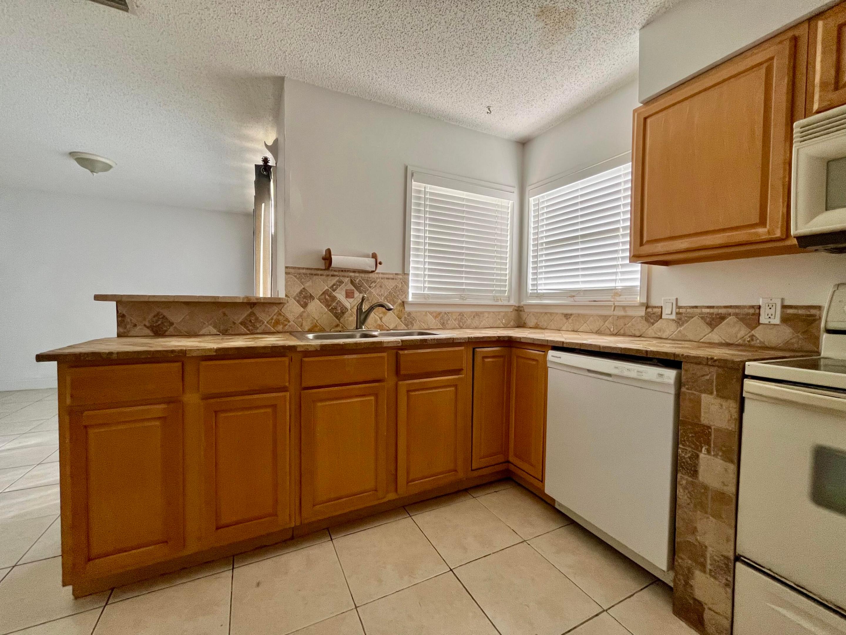 2010 Vero South Circle SW 3