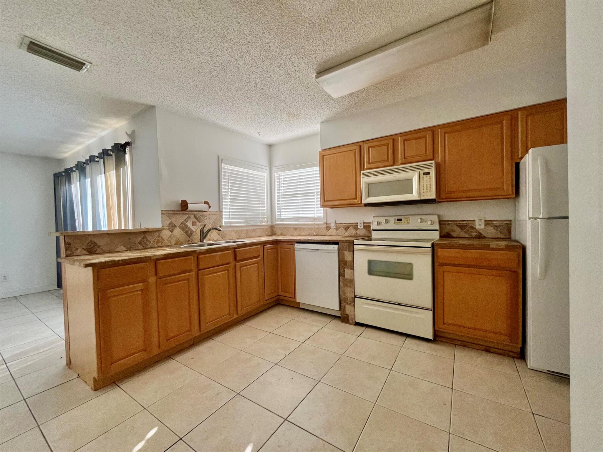 2010 Vero South Circle SW 3