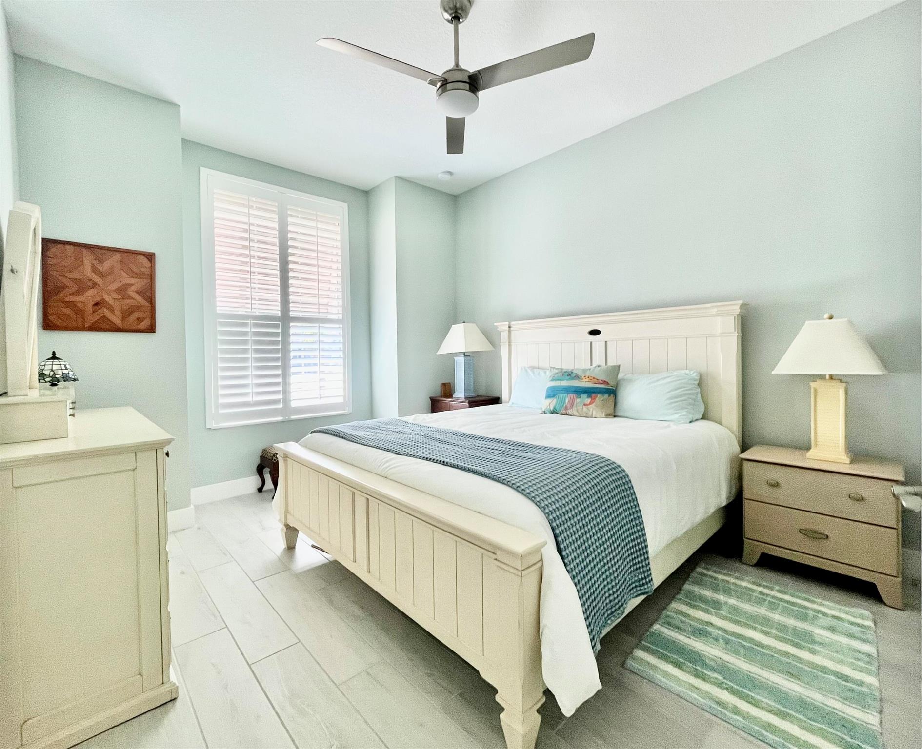 5523 Bent Pine Square