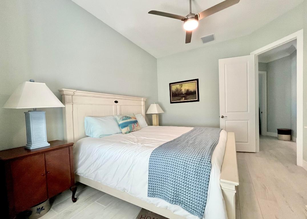 5523 Bent Pine Square