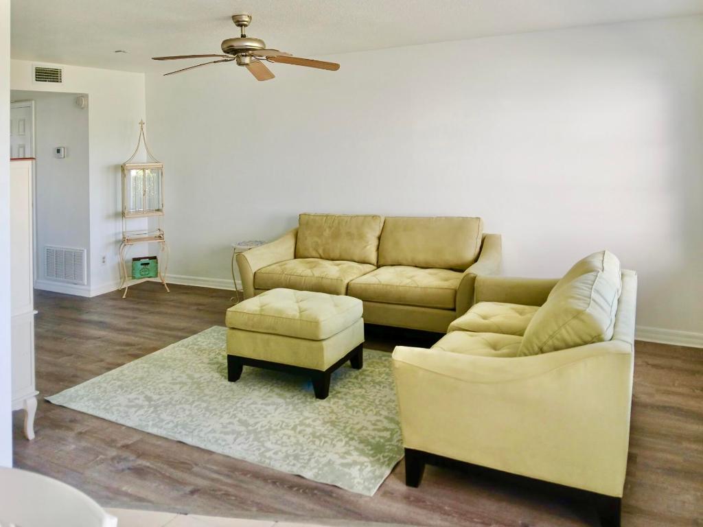 33 Pine Arbor Lane 103