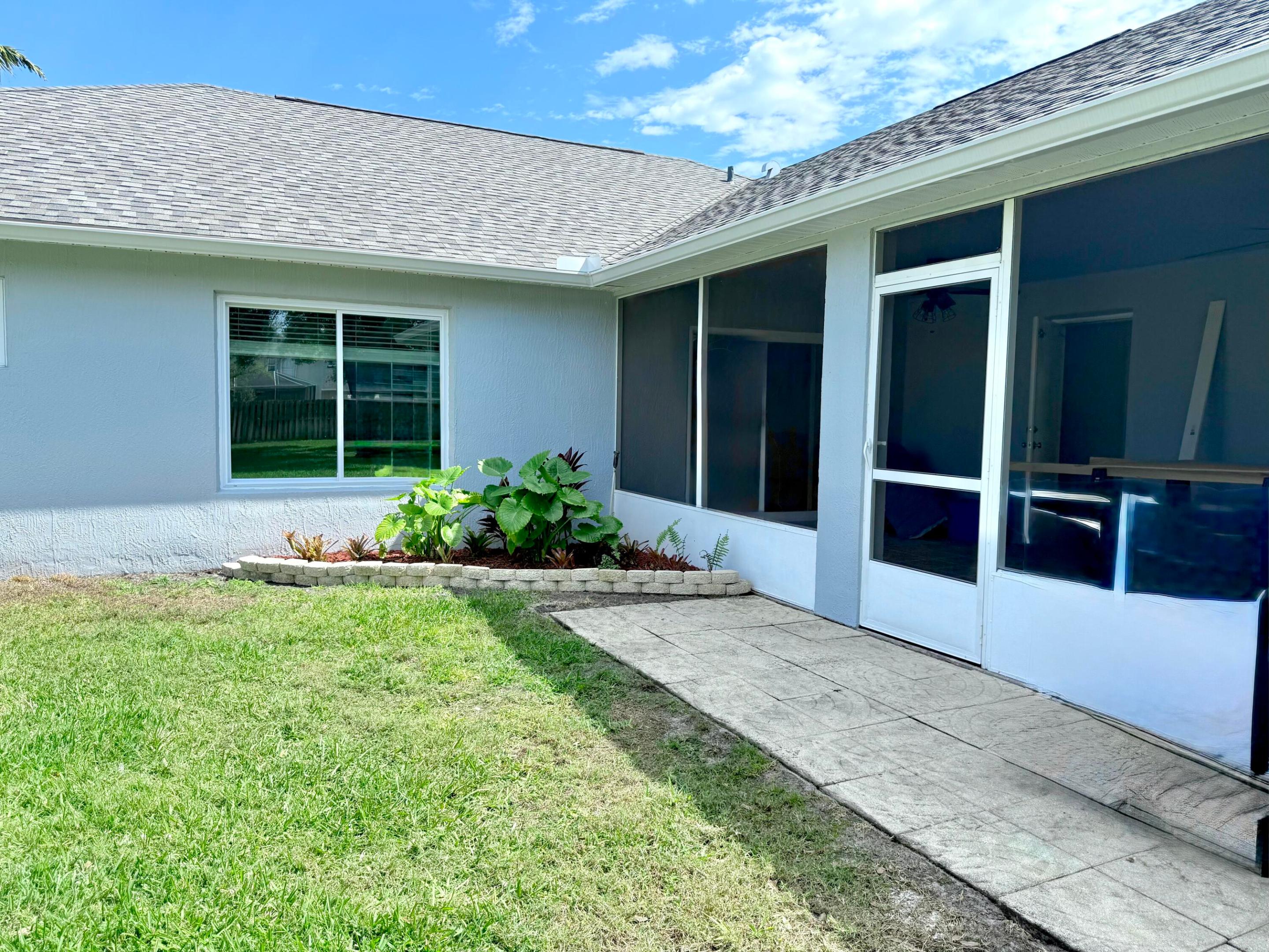 5230 Compass Pointe Circle