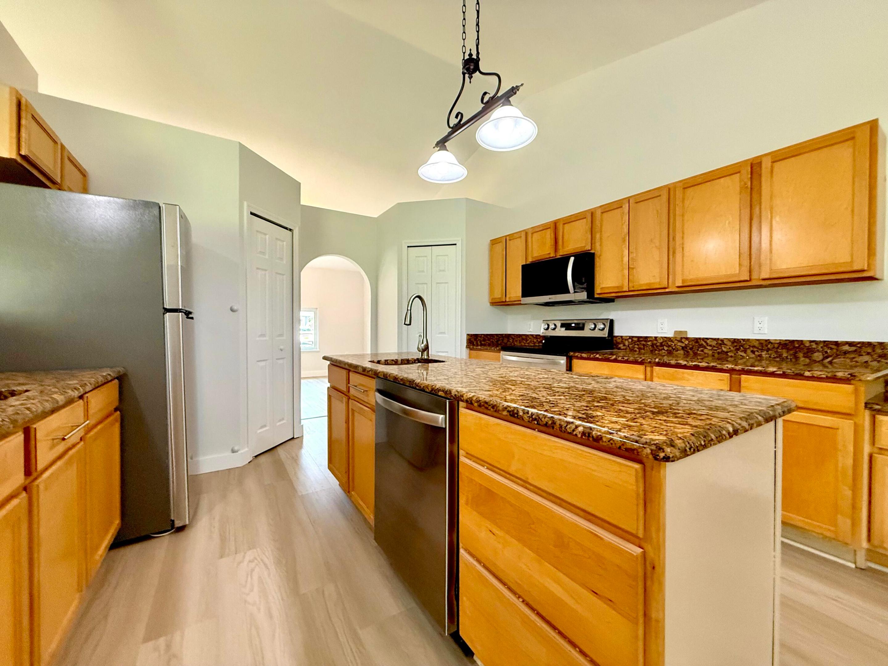 5230 Compass Pointe Circle