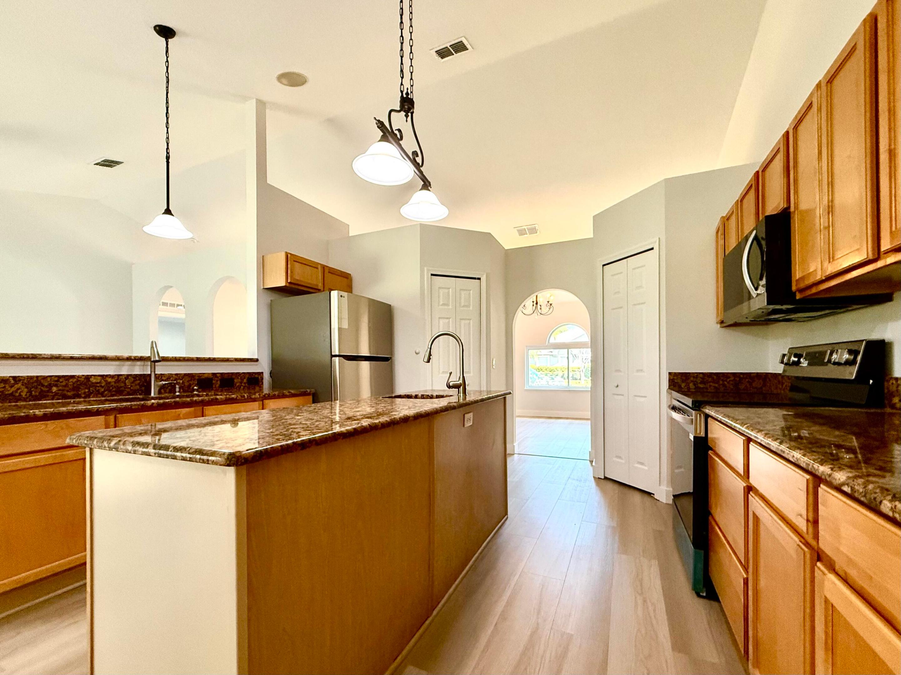 5230 Compass Pointe Circle