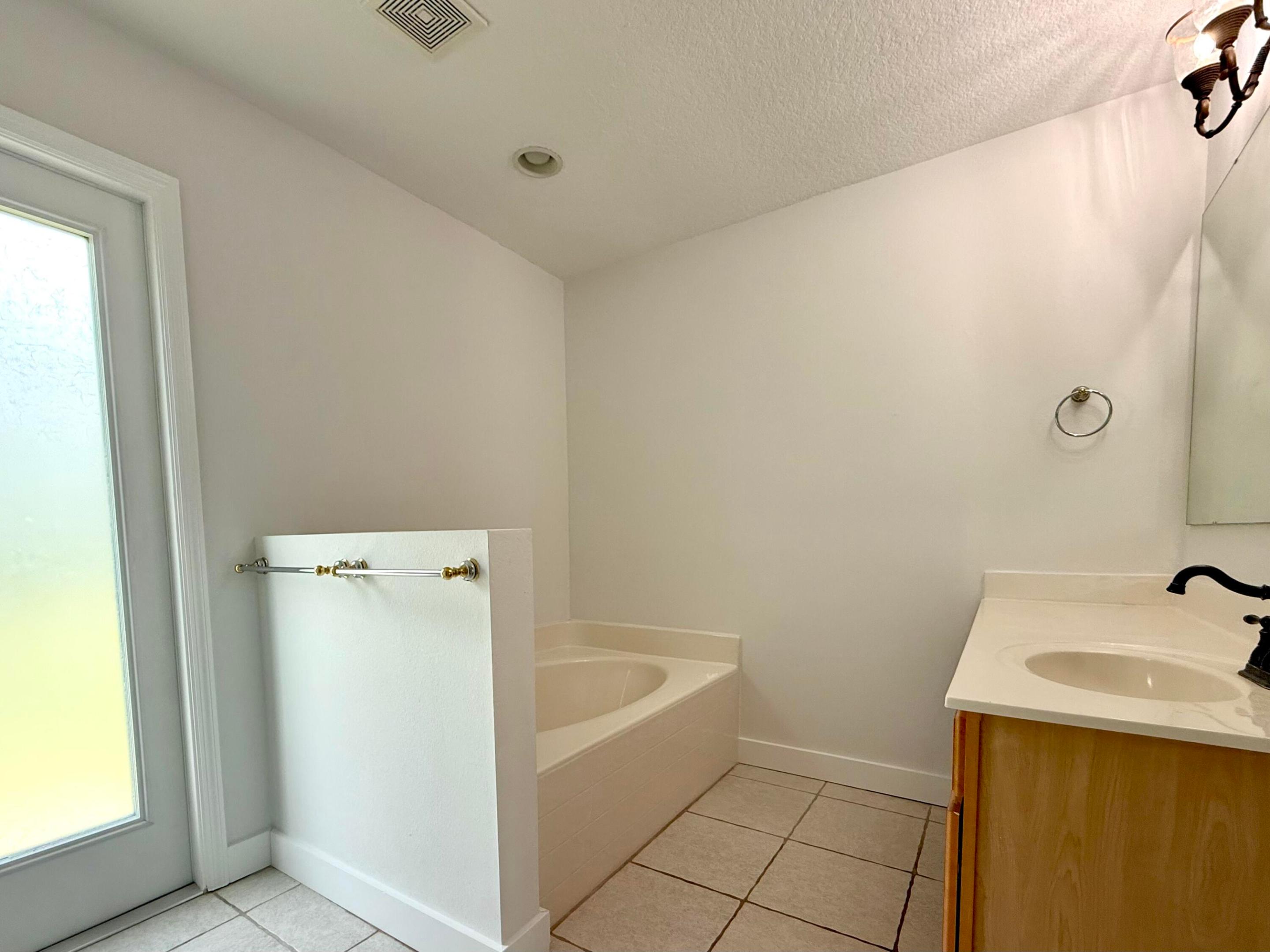 5230 Compass Pointe Circle