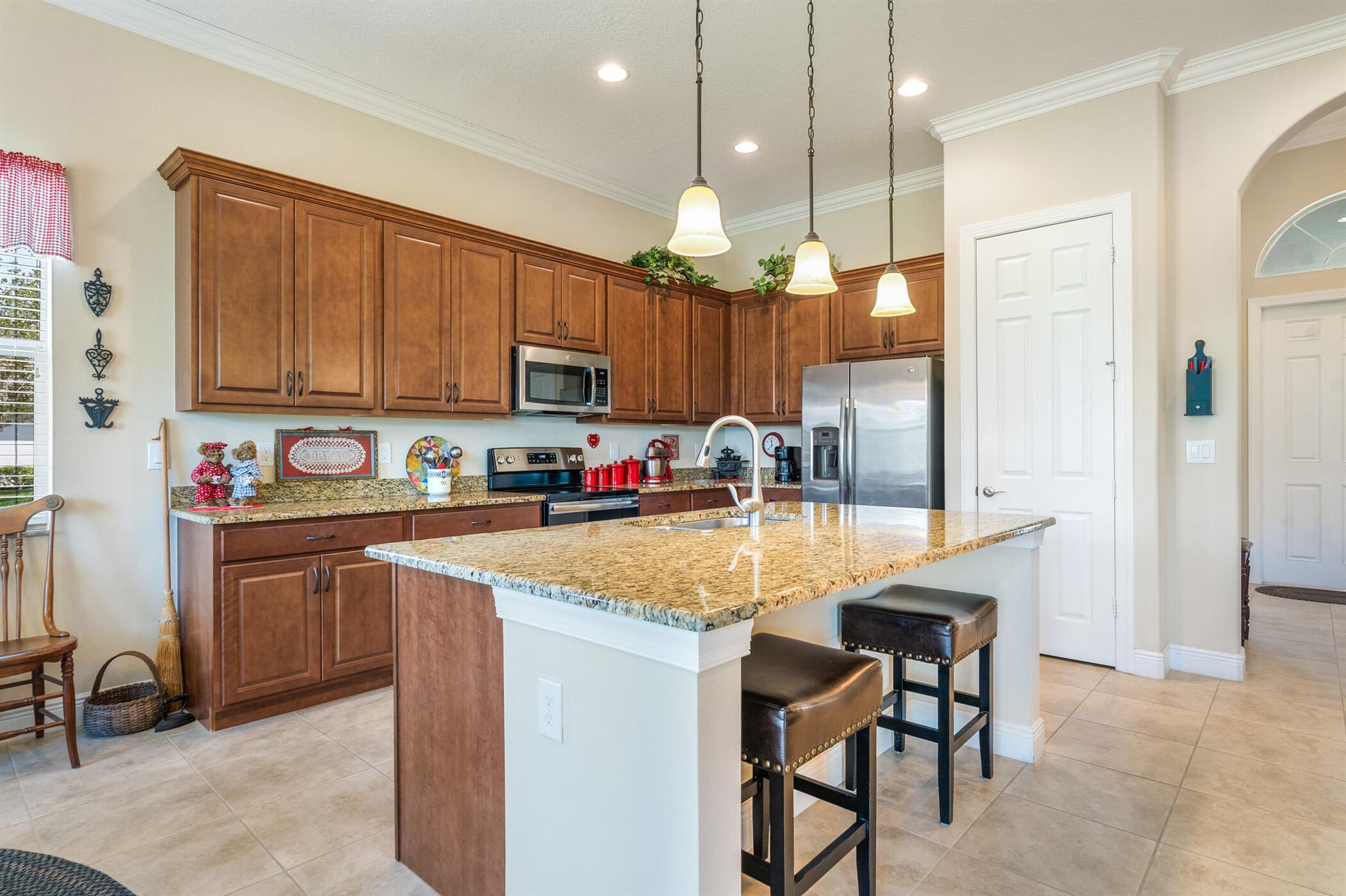 6104 Graysen Square