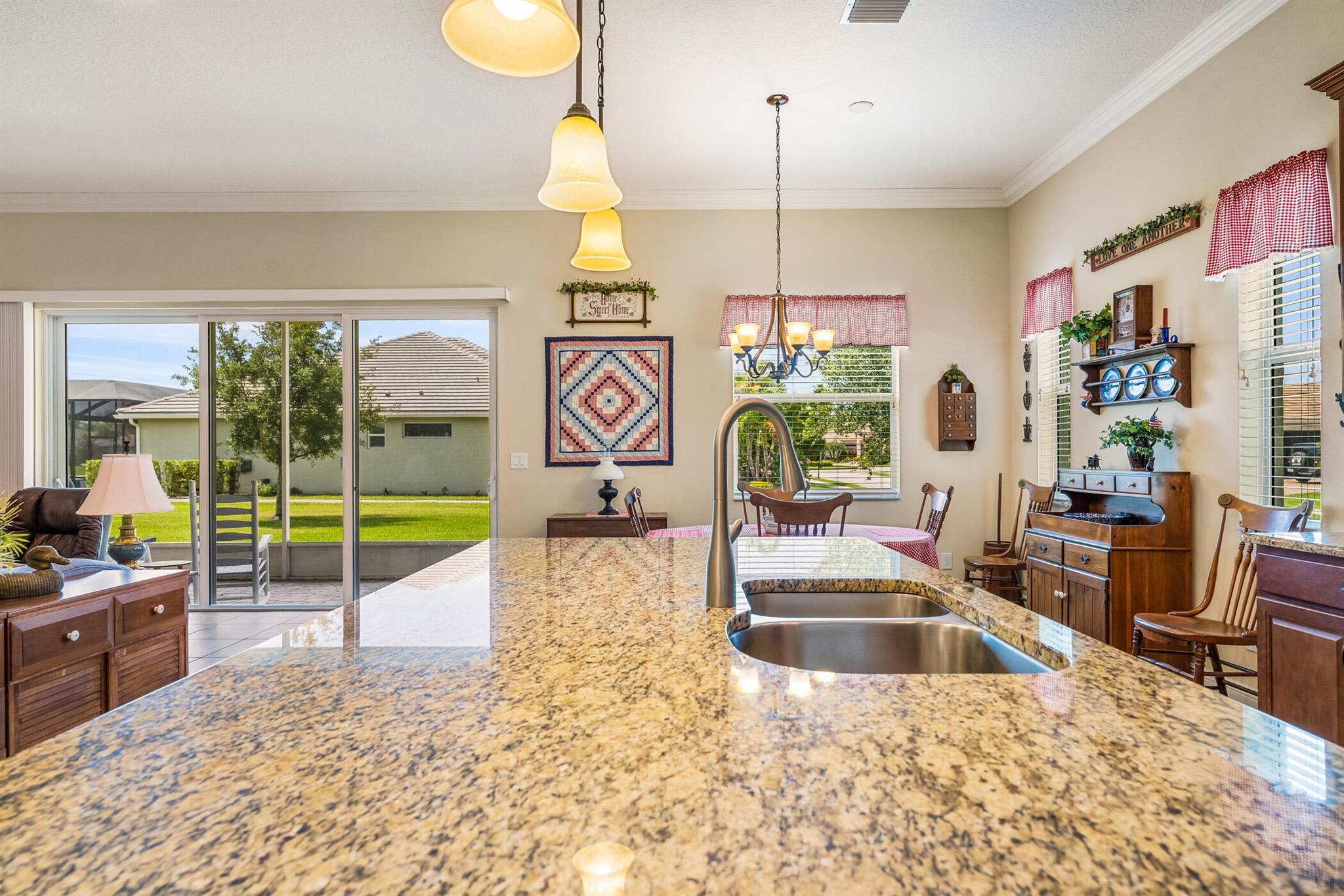 6104 Graysen Square