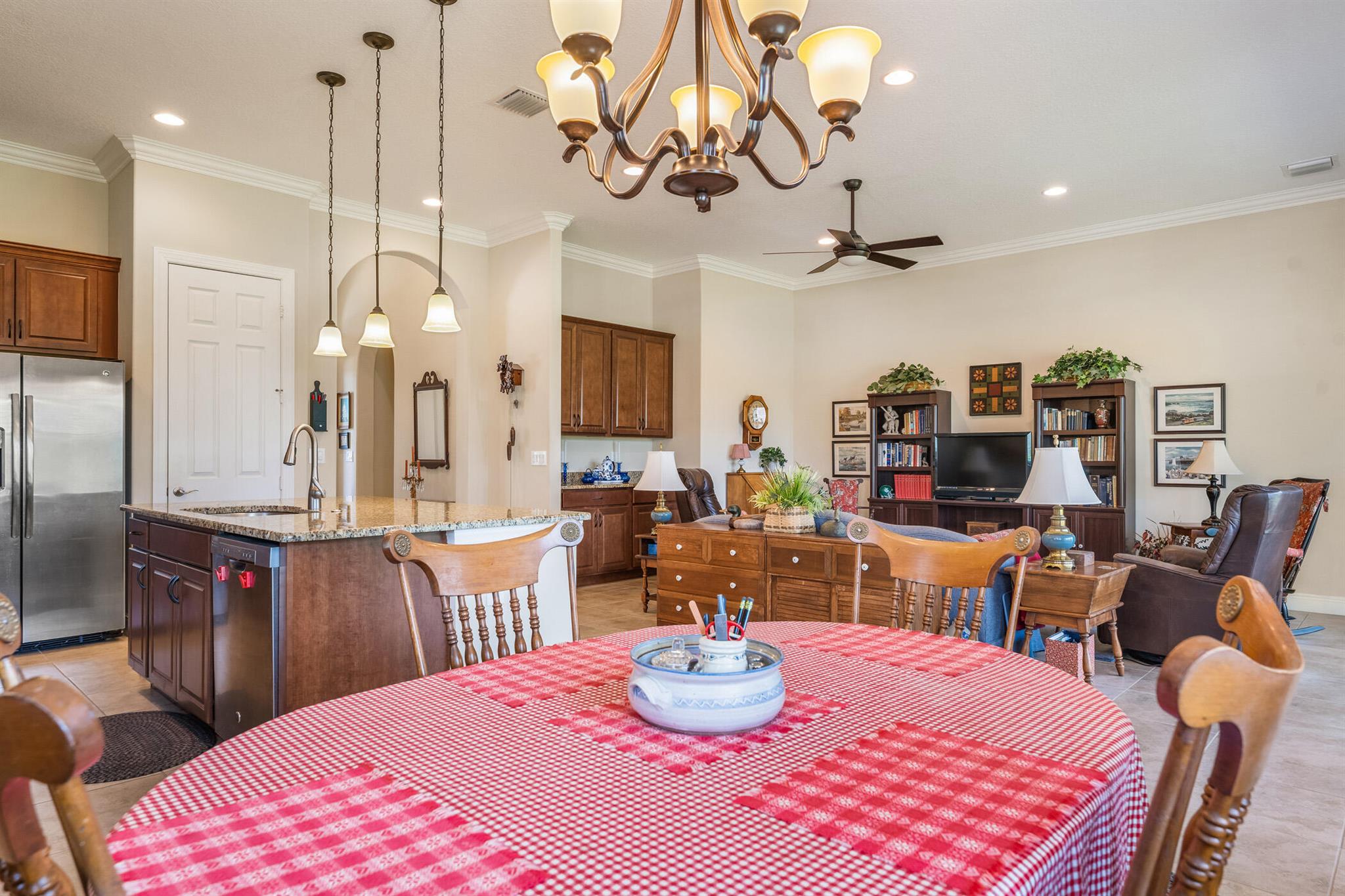 6104 Graysen Square