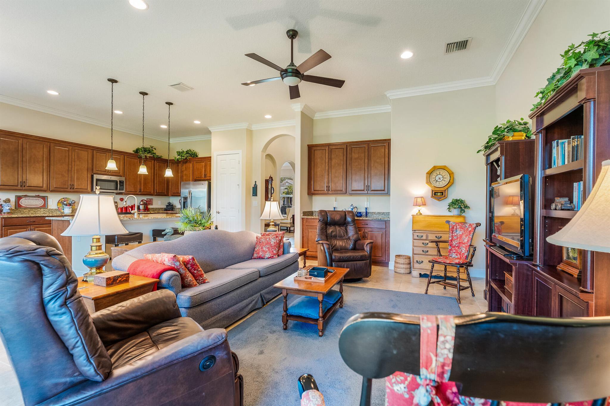 6104 Graysen Square