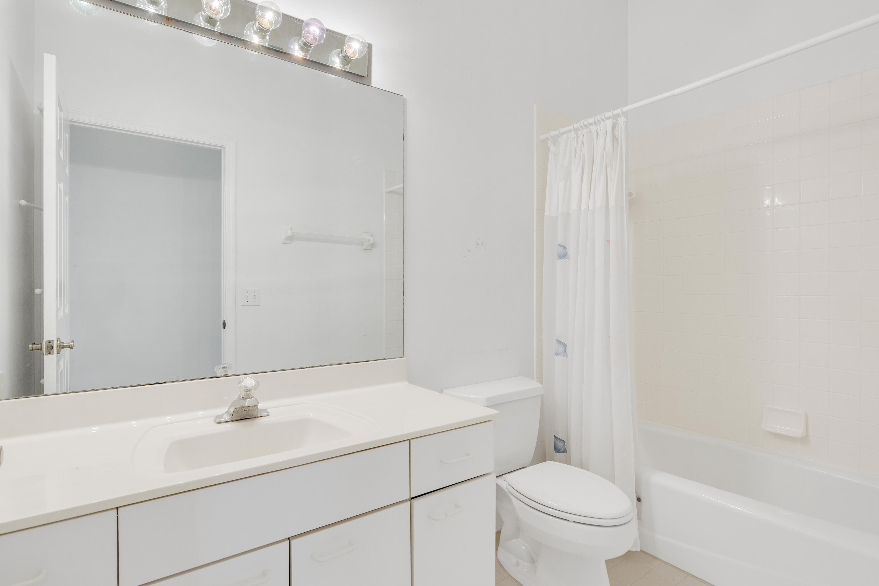 9412 Poinciana Court