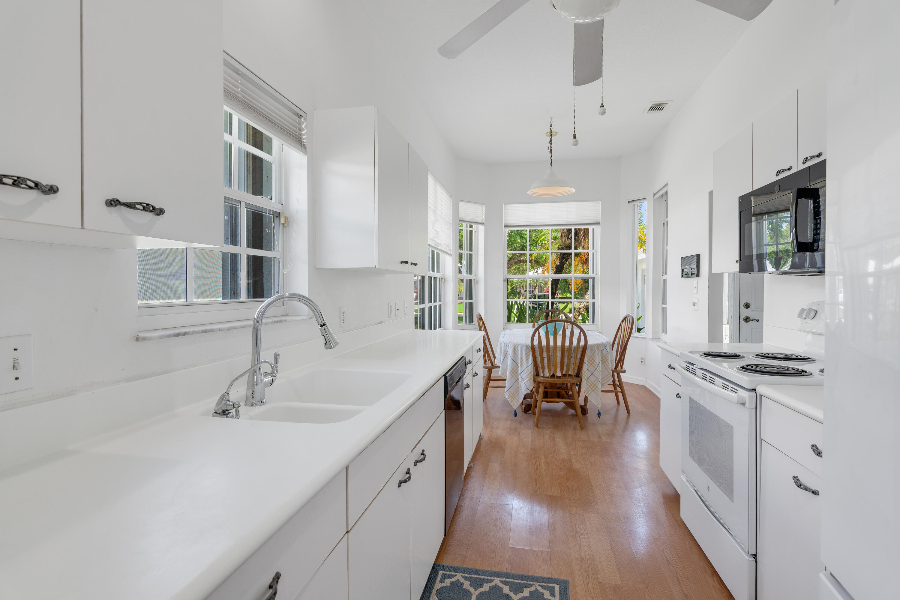 9412 Poinciana Court