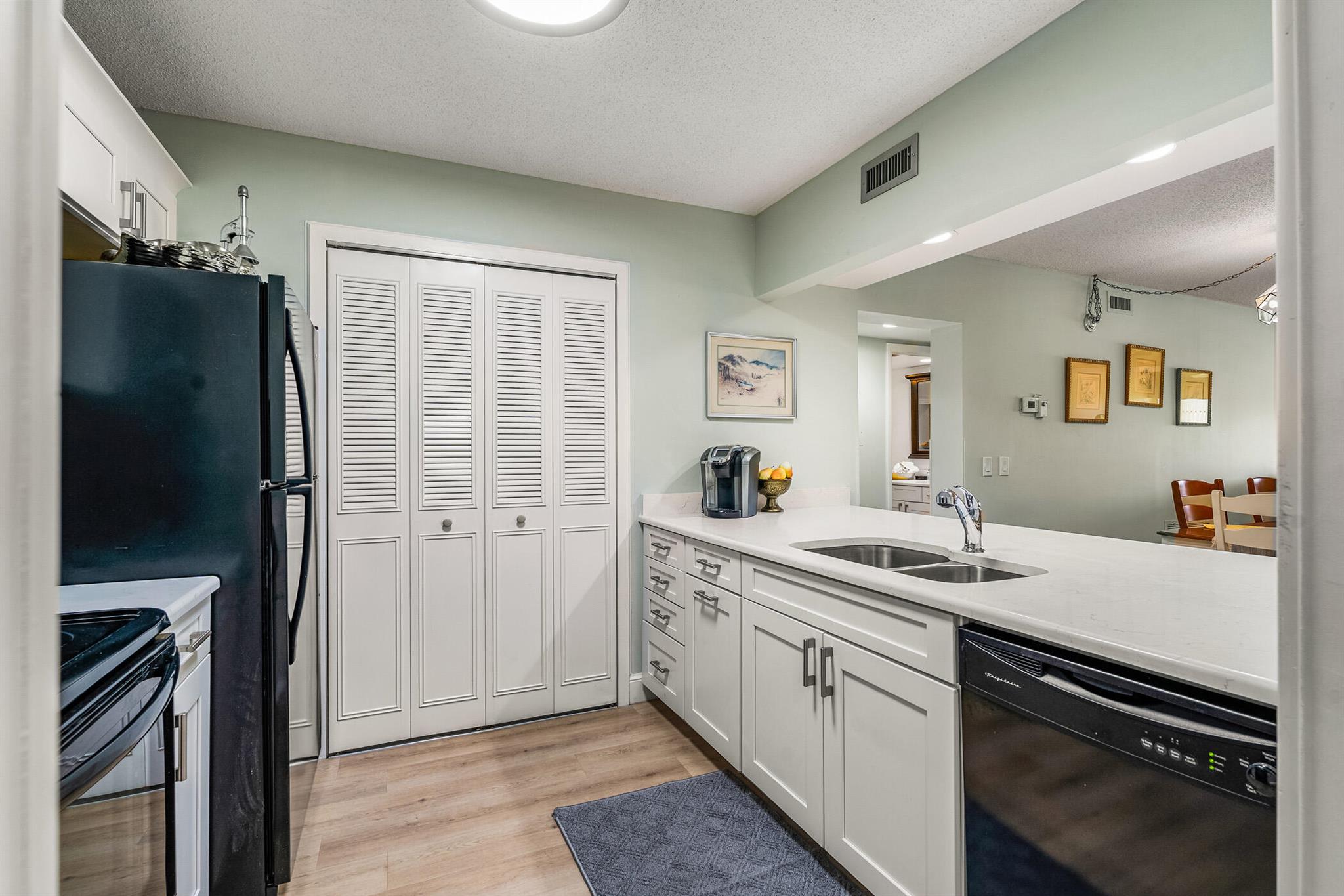 28 Plantation Drive 204