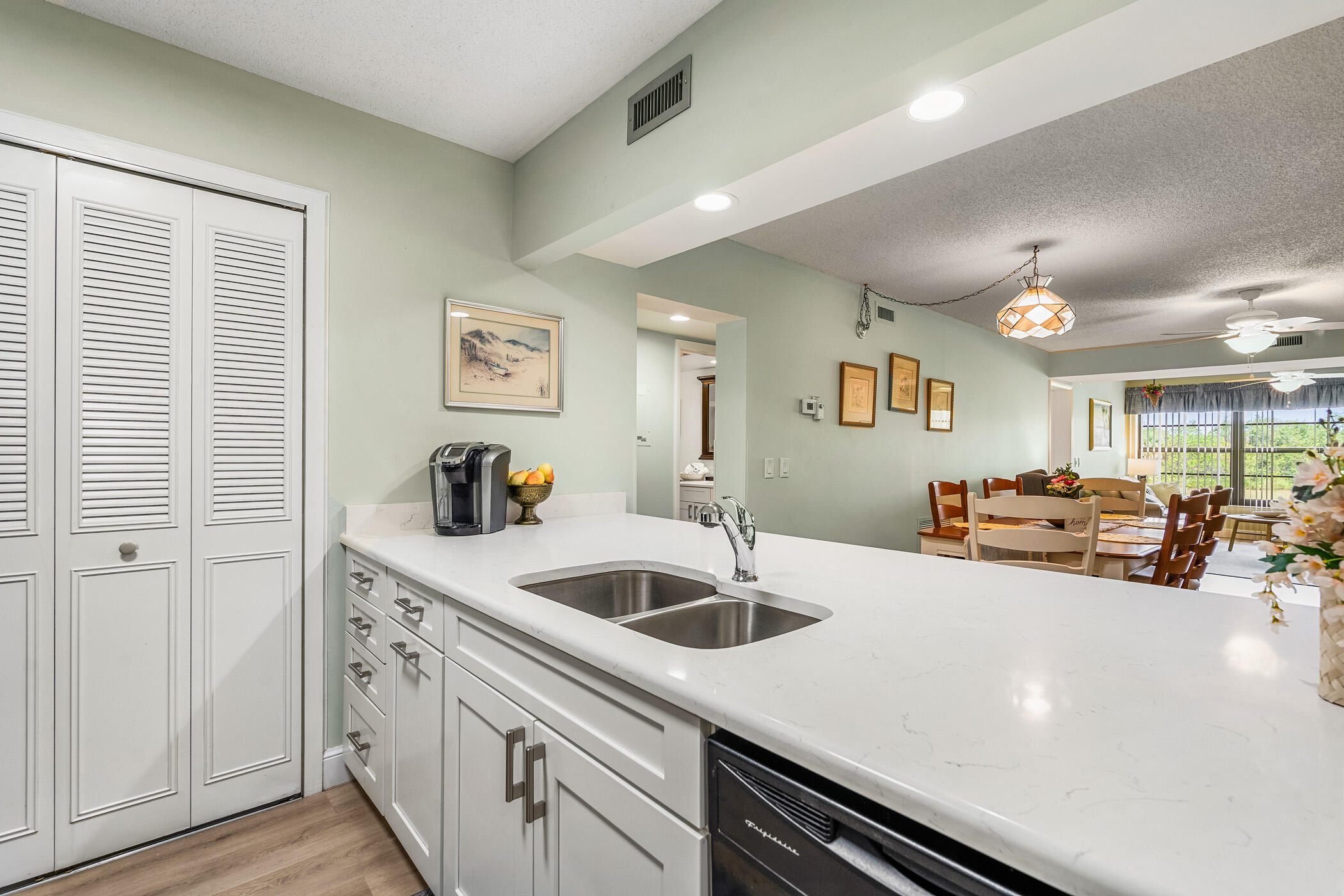 28 Plantation Drive 204