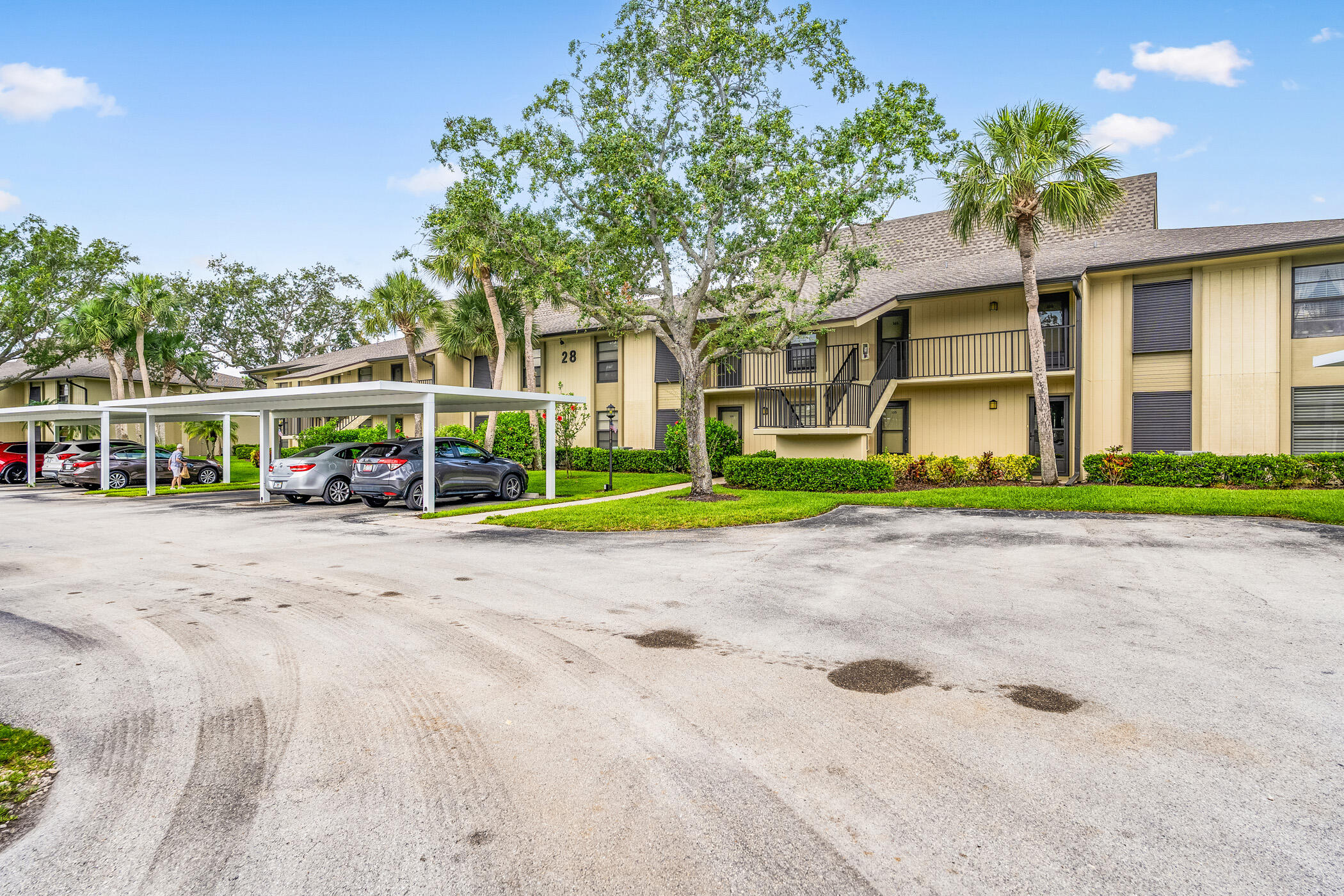 28 Plantation Drive 204