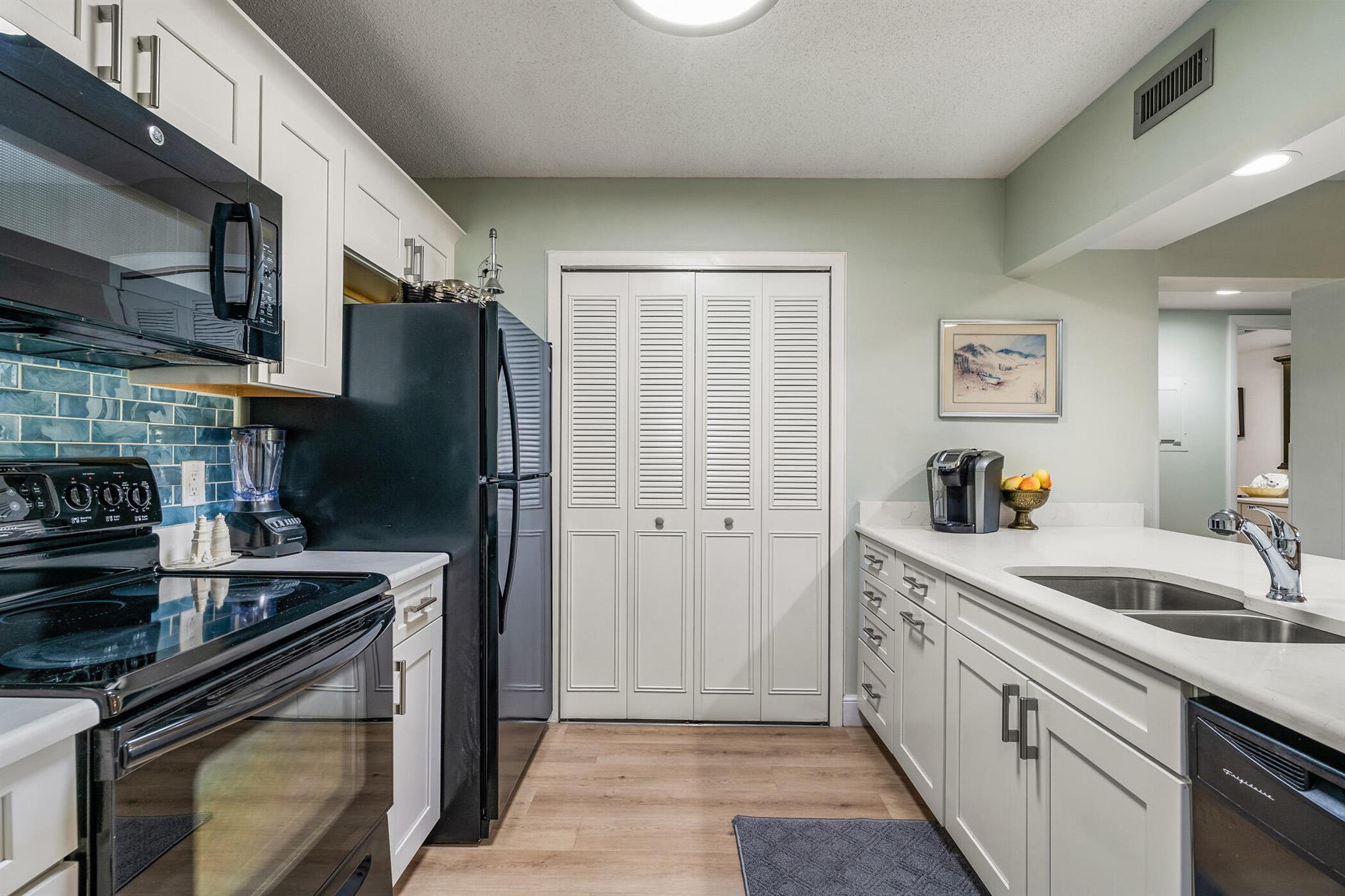 28 Plantation Drive 204