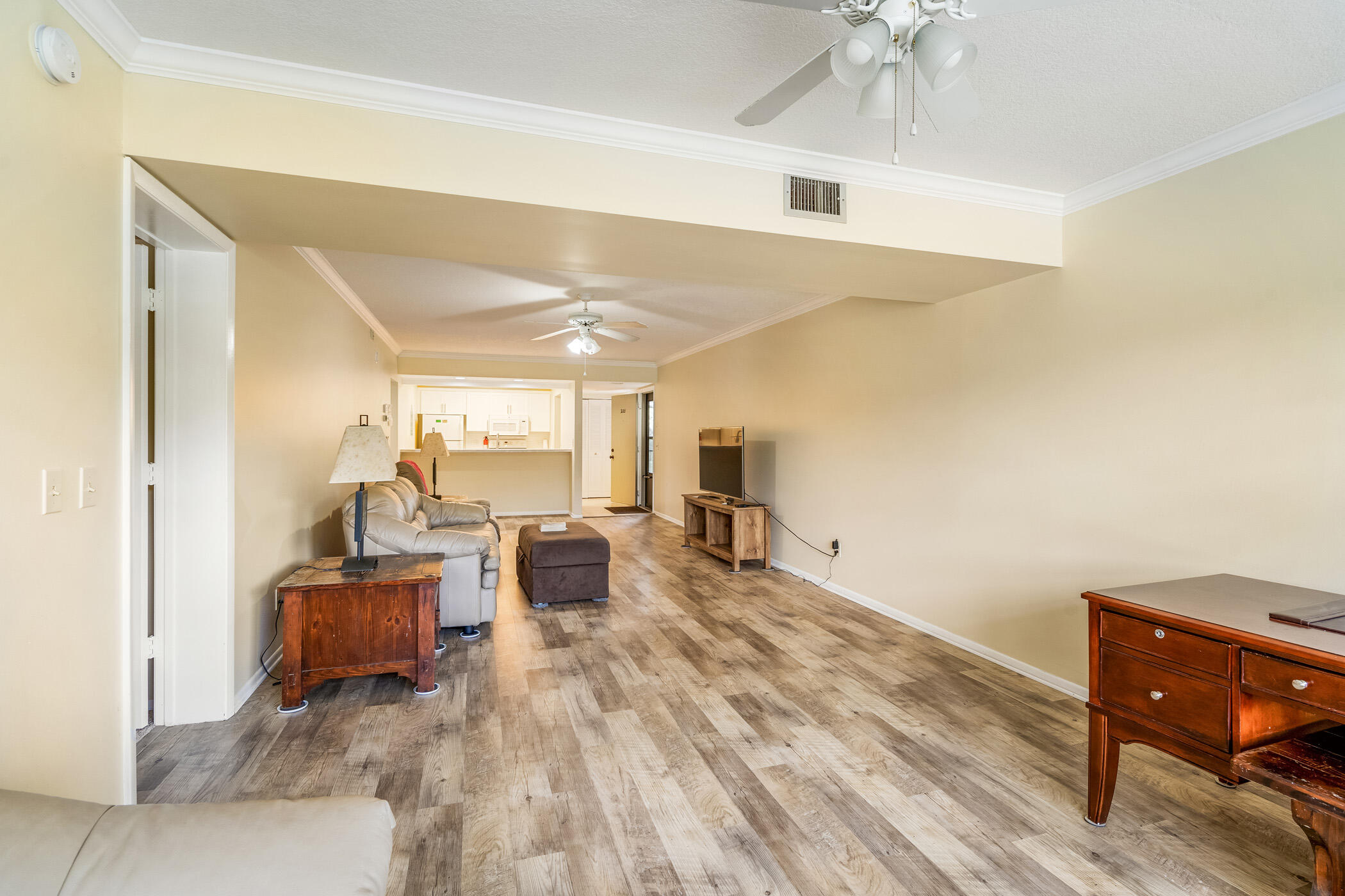 6 Plantation Drive 203