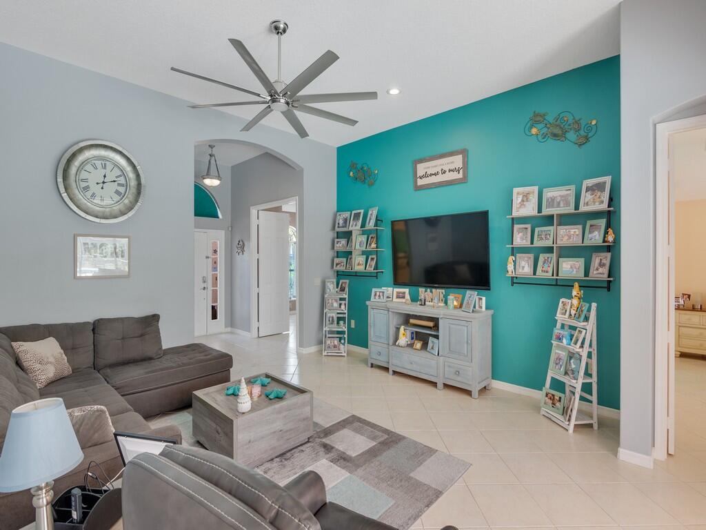 1530 16th Court SW
