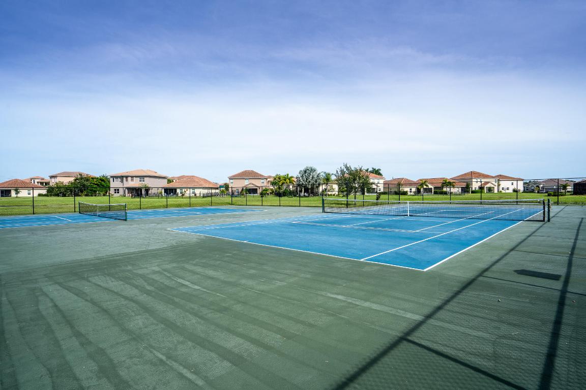 1769 Berkshire Circle SW