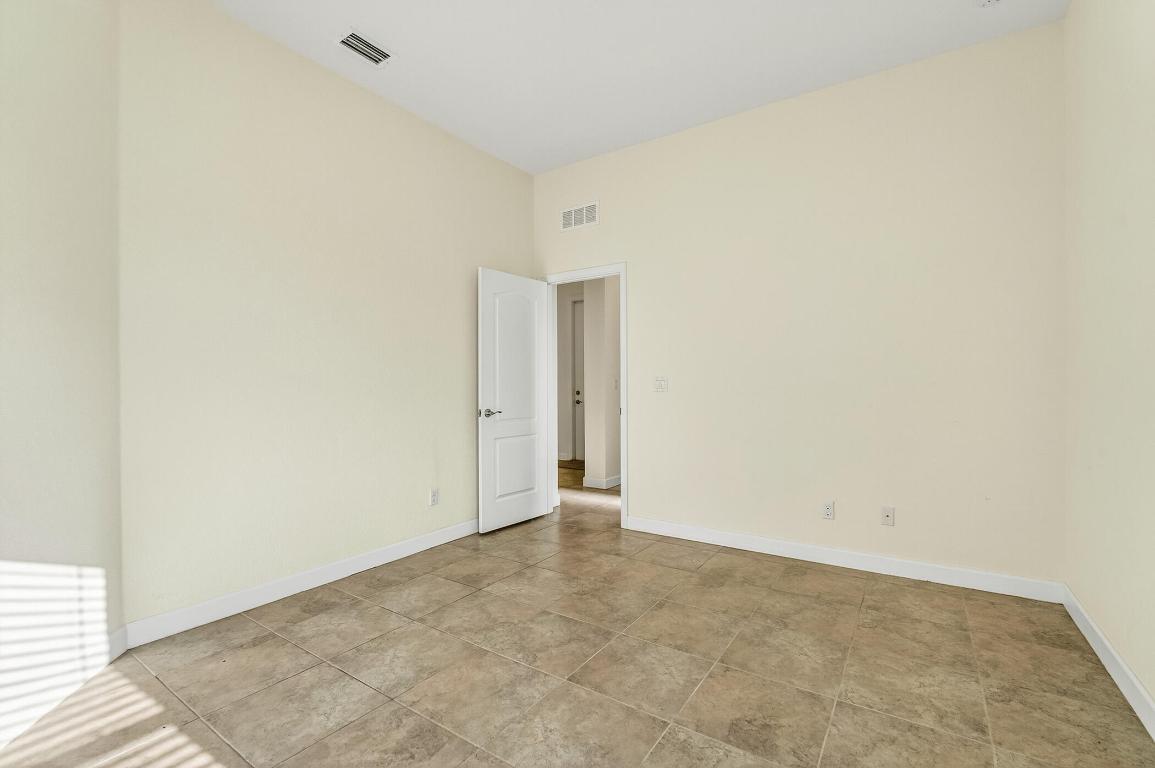 1769 Berkshire Circle SW