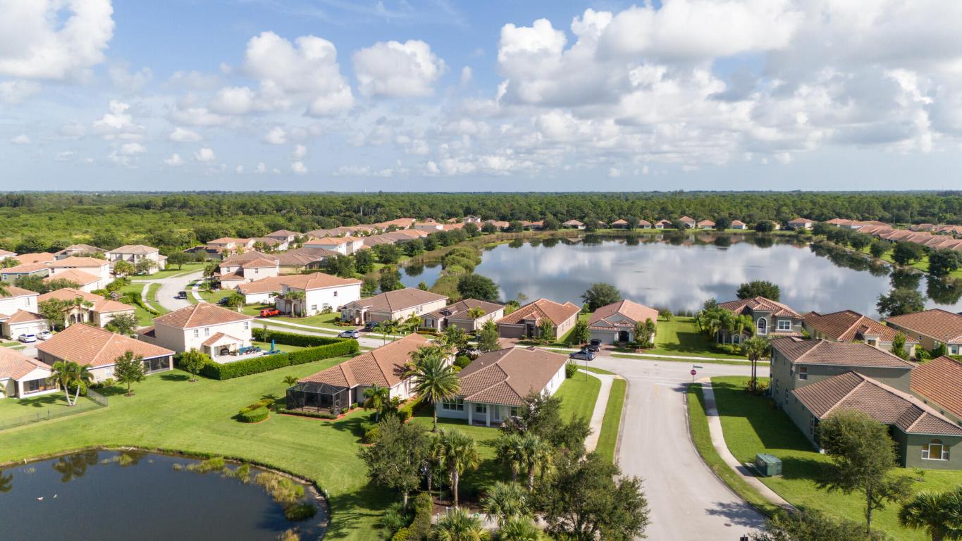 1769 Berkshire Circle SW