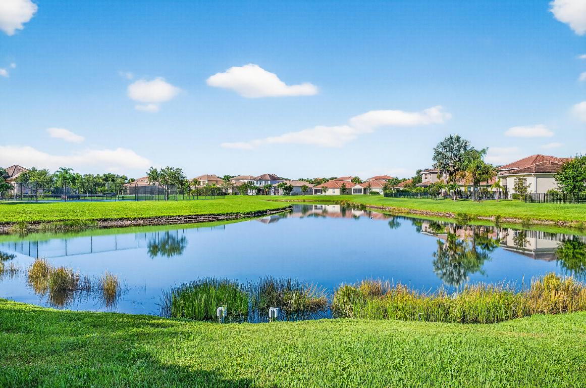 1769 Berkshire Circle SW