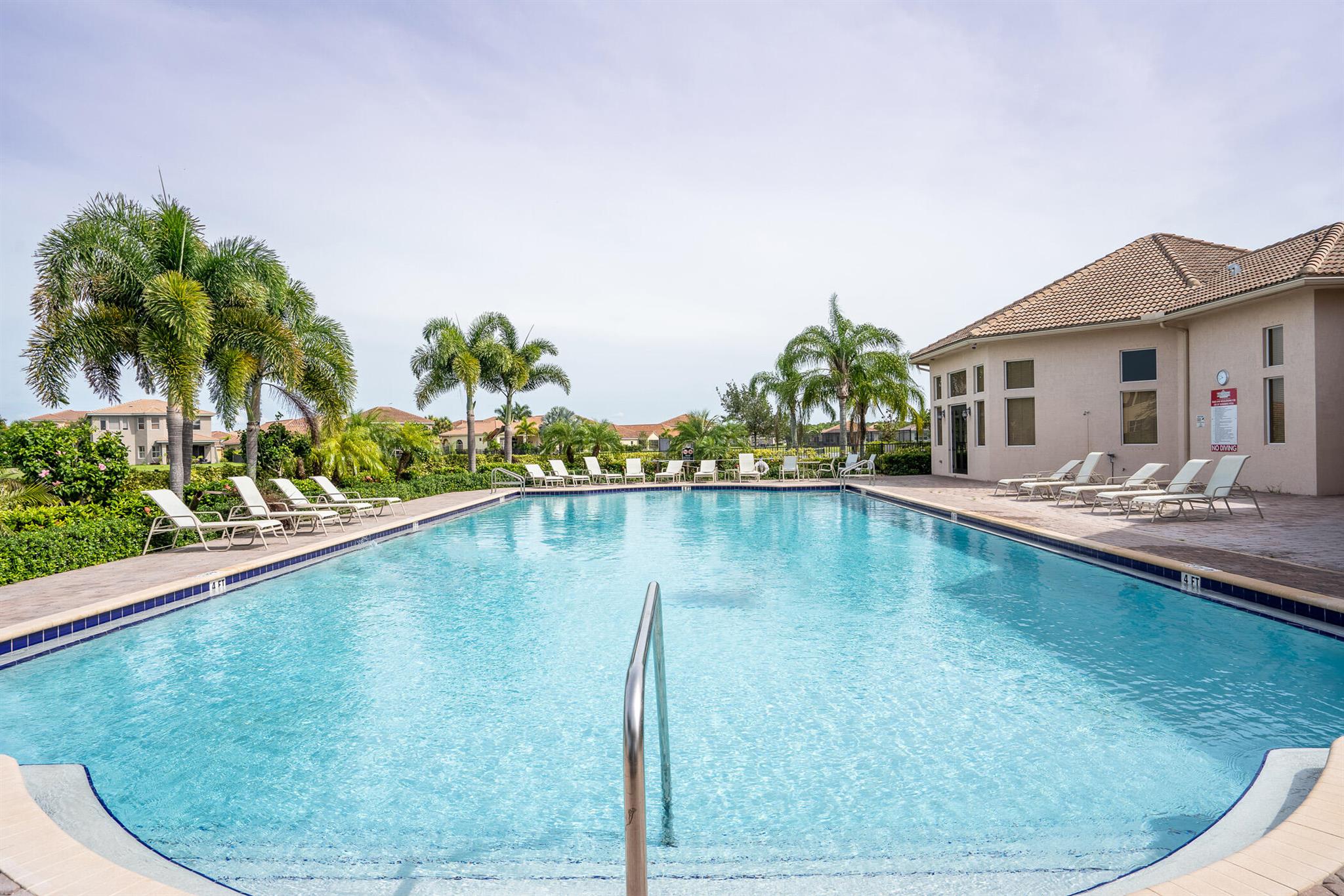 1769 Berkshire Circle SW