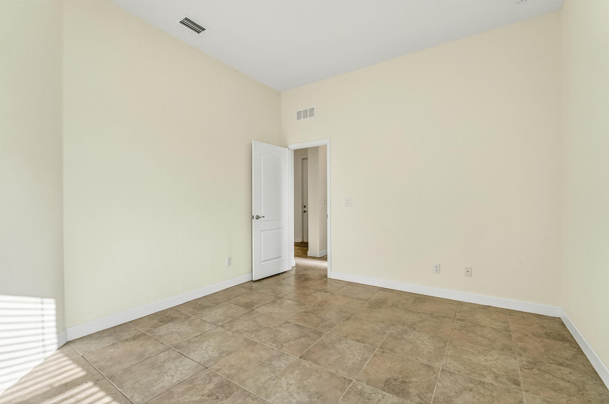 1769 Berkshire Circle SW