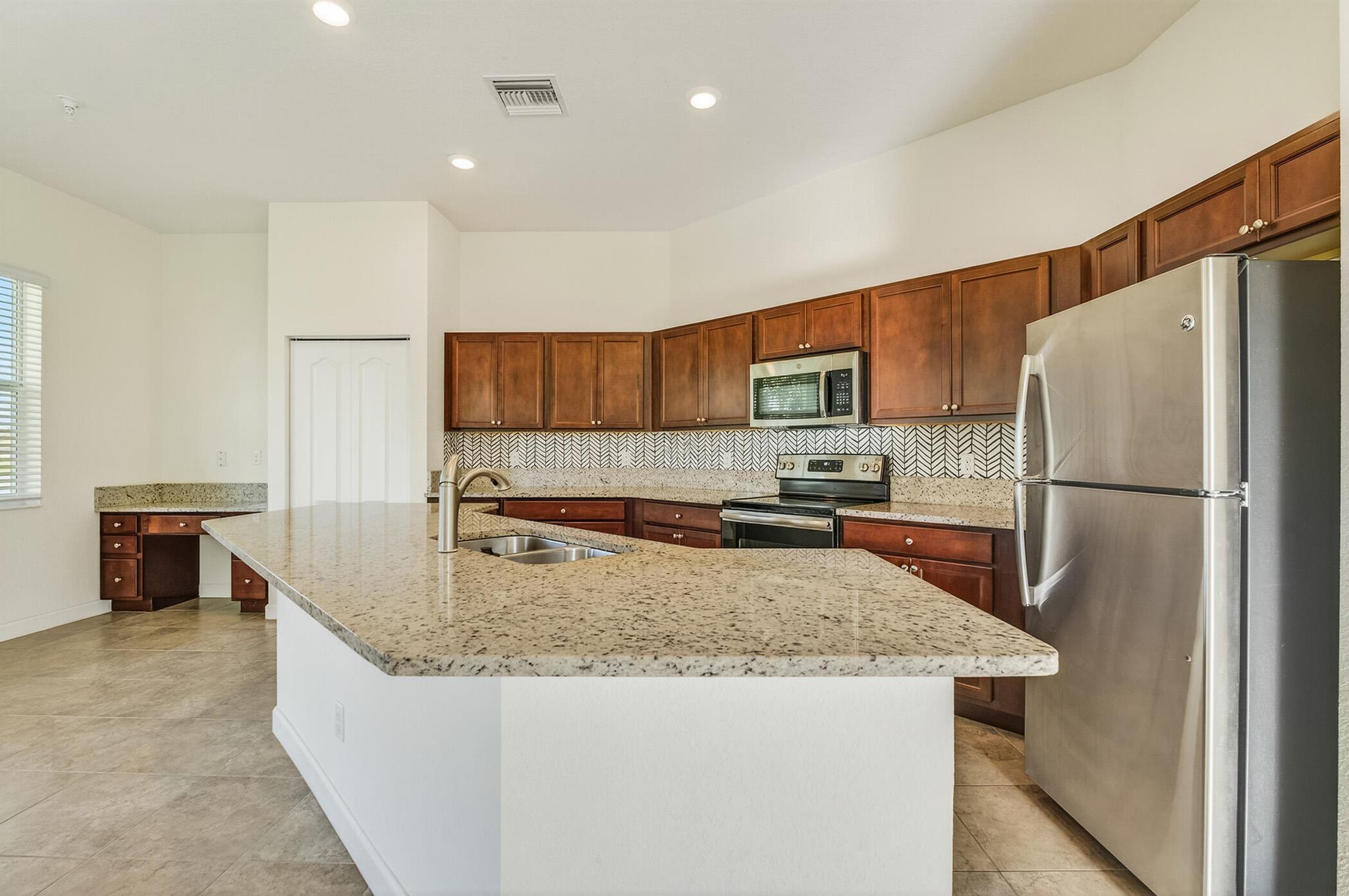 1769 Berkshire Circle SW