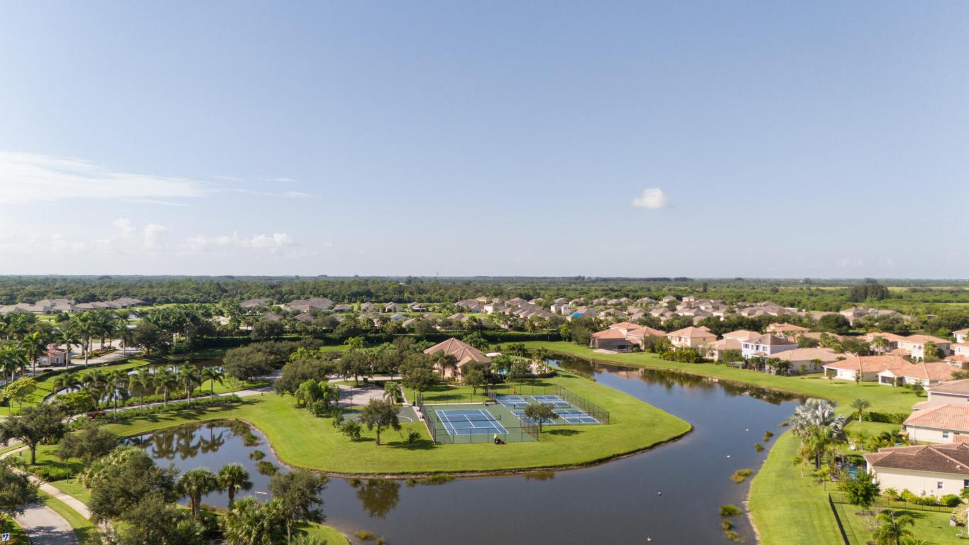 1769 Berkshire Circle SW