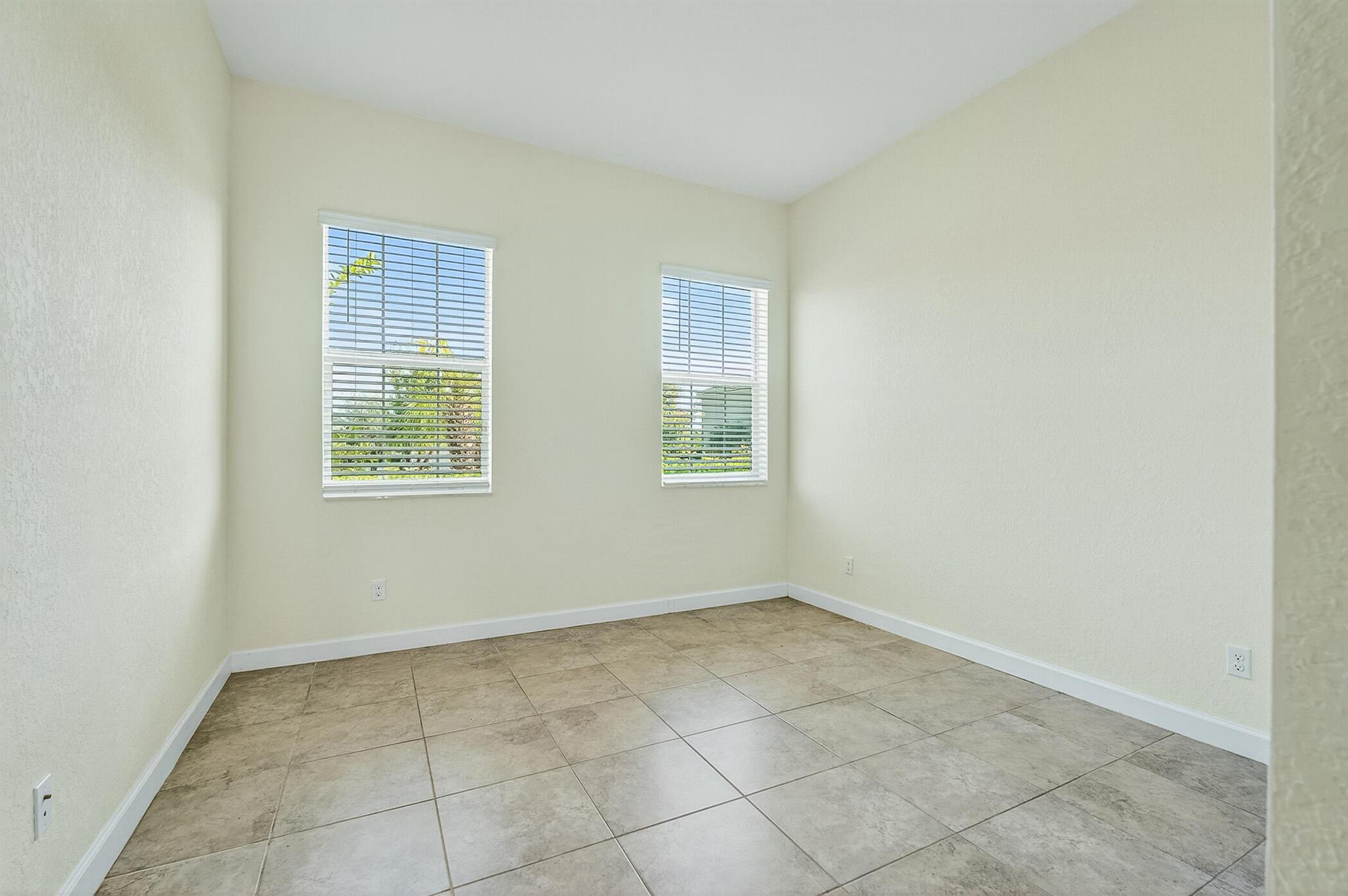 1769 Berkshire Circle SW