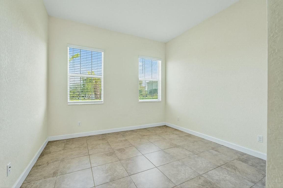 1769 Berkshire Circle SW