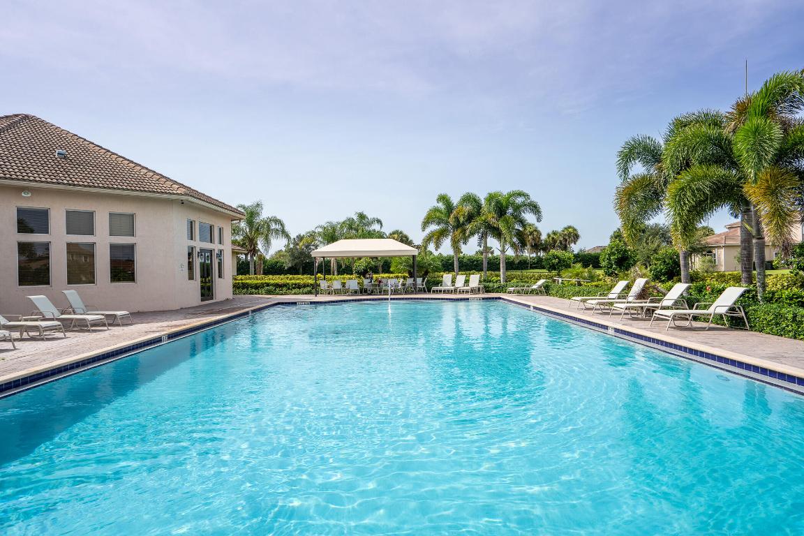 1769 Berkshire Circle SW