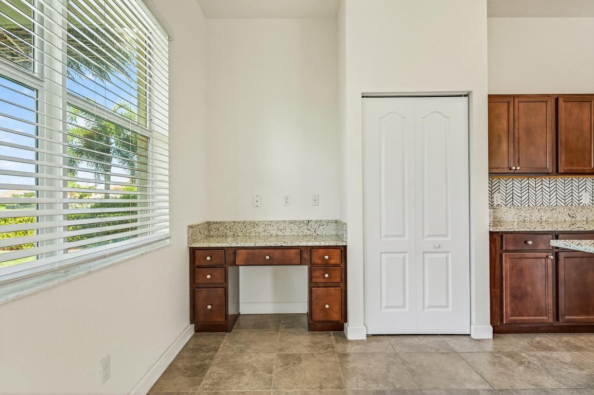 1769 Berkshire Circle SW